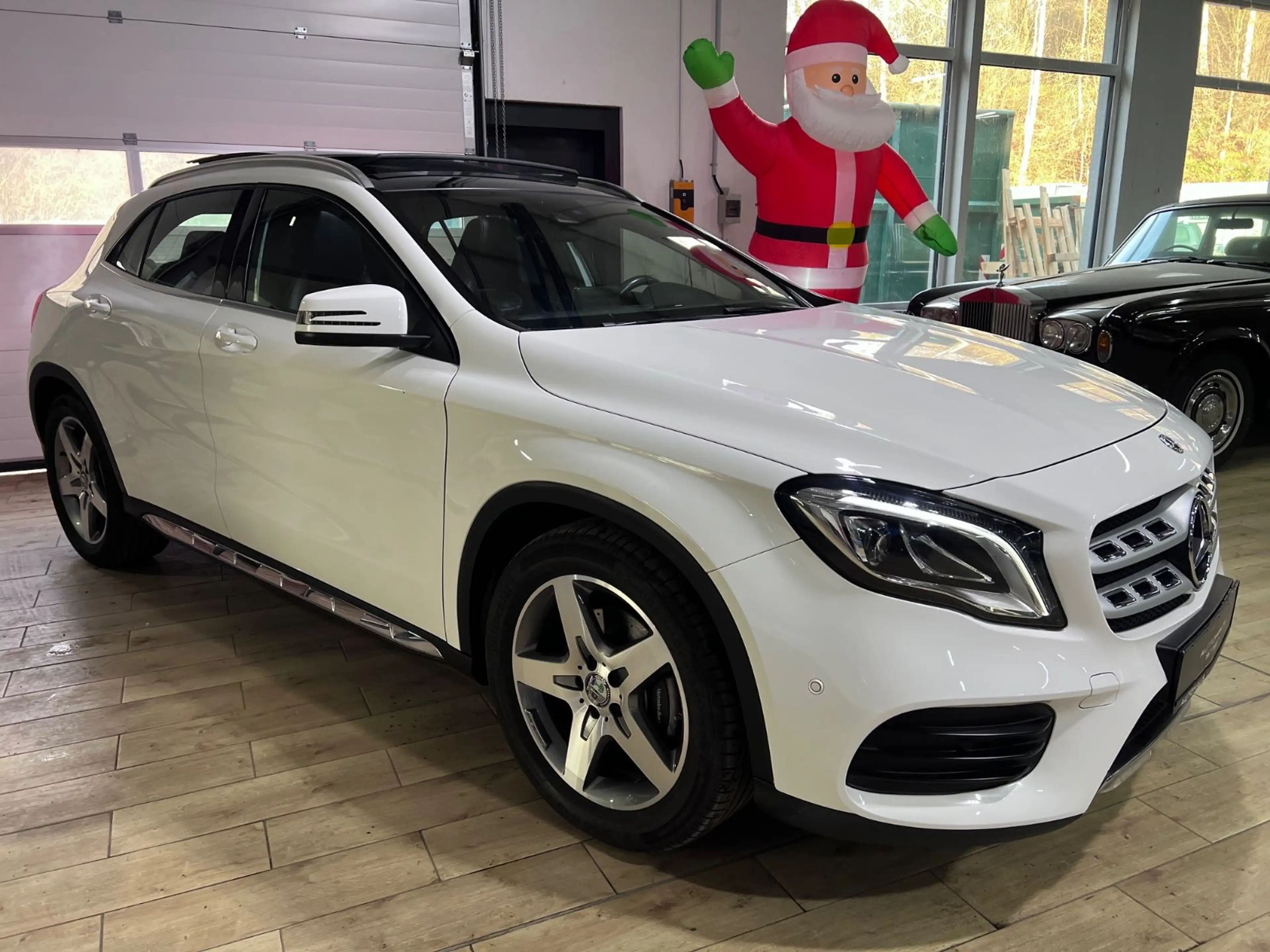 Mercedes-Benz GLA 250 AMG-Paket/Pano/Navi/Tempomat — photo 3