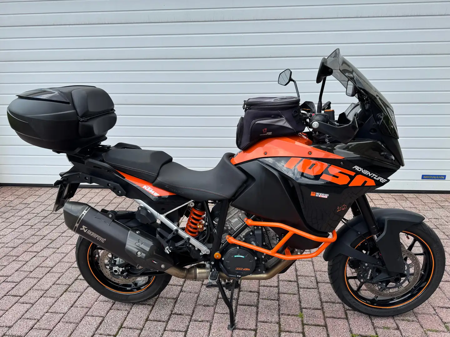 KTM 1050 Adventure Orange - 1