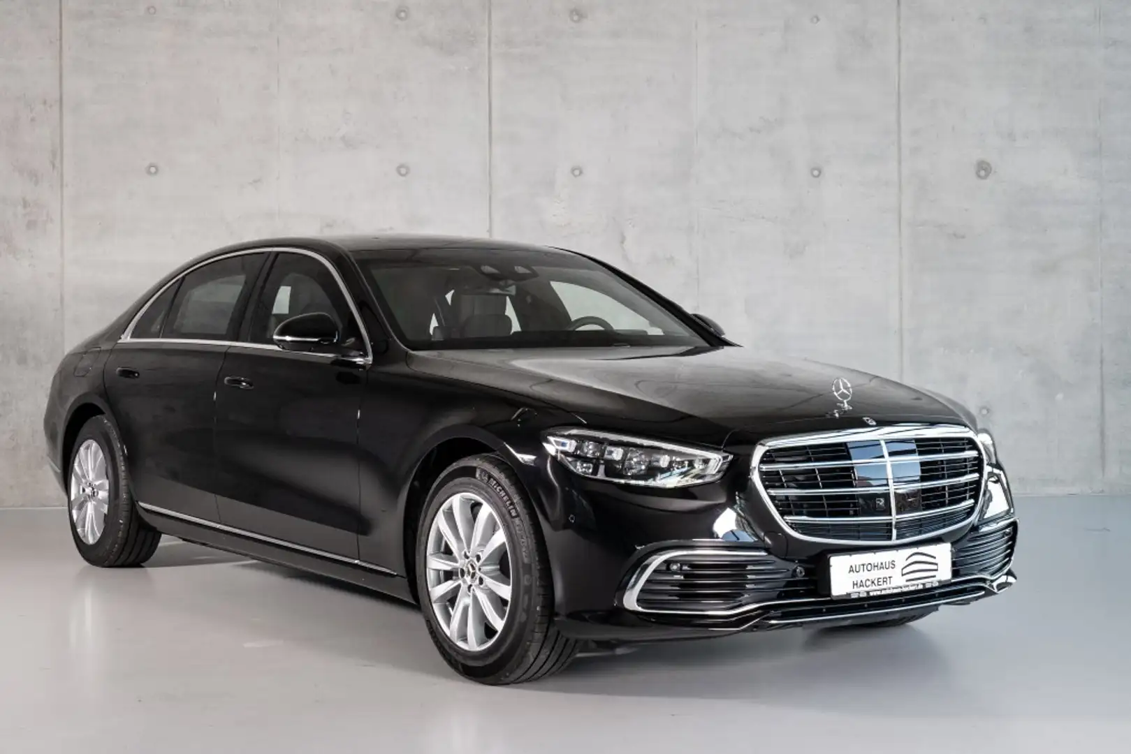 Mercedes-Benz S 680 GUARD 4MATIC VR 10 Schwarz - 1