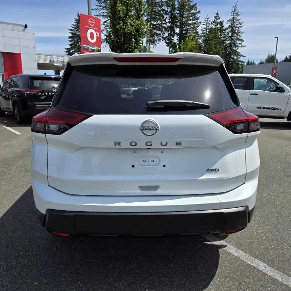 Nissan Rogue снимка Nissan Rogue