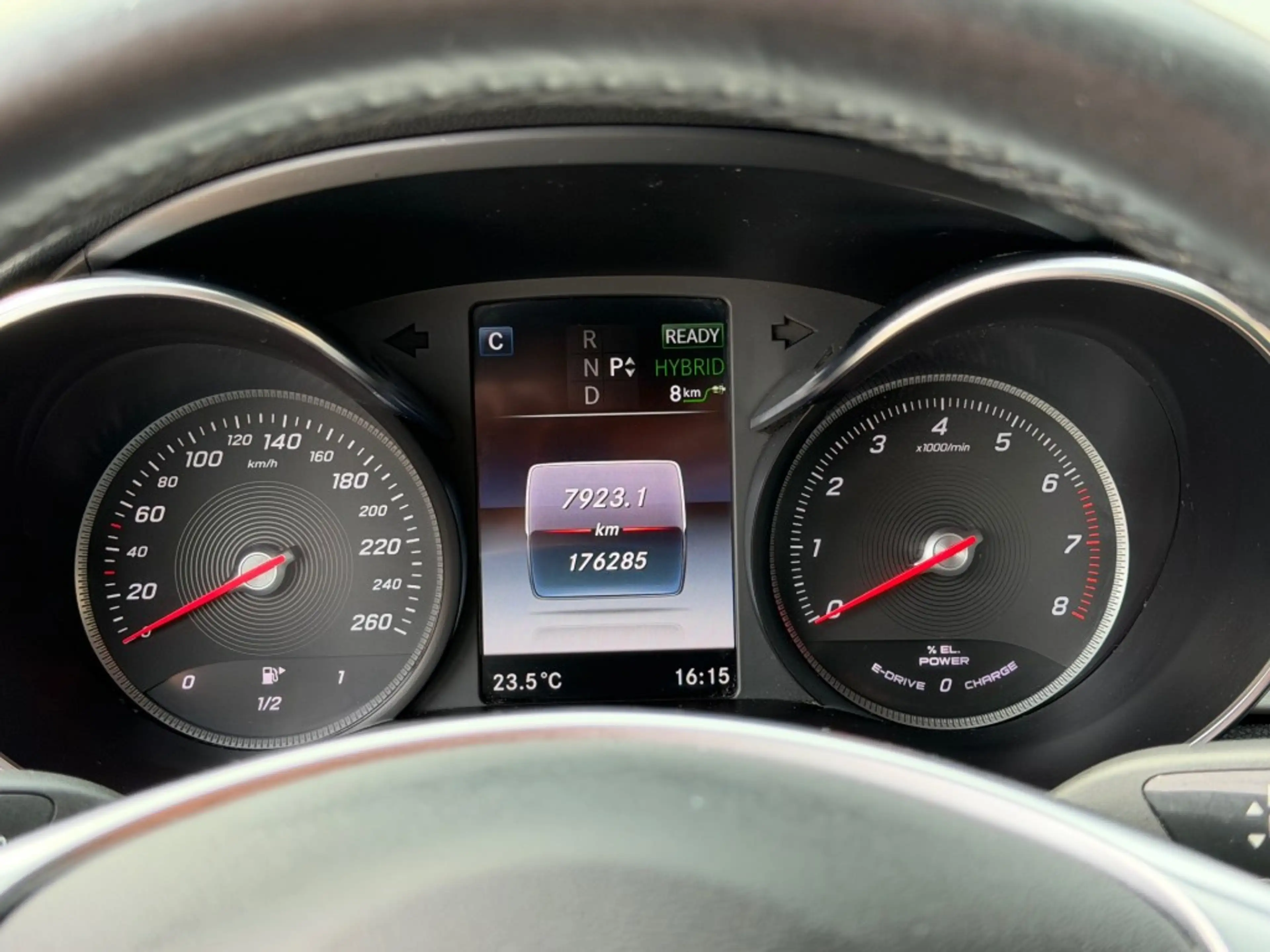 Mercedes-Benz C 350 350 E AMG Pano Burmester Head-up Luchtvering — photo 12