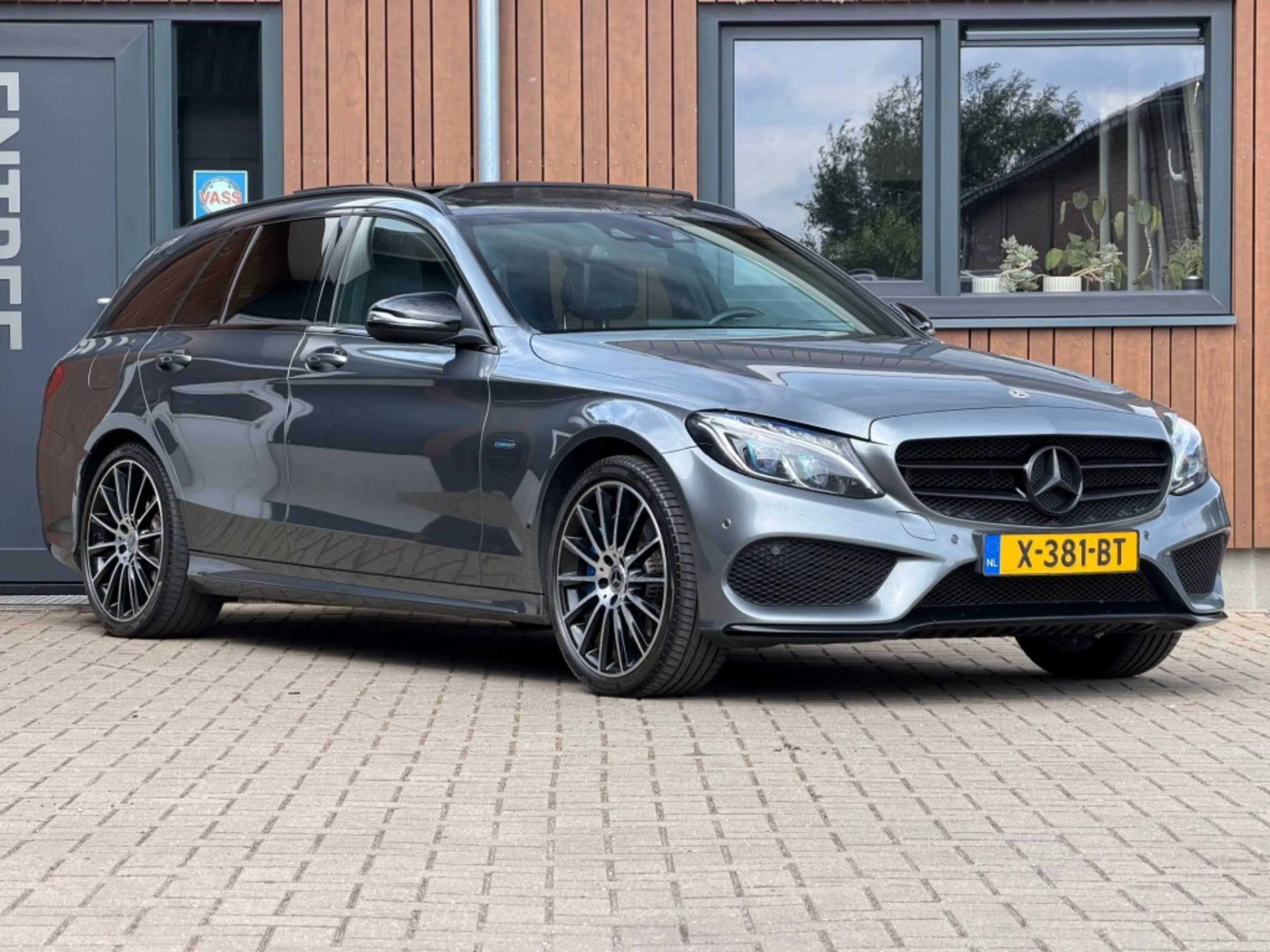 Mercedes-Benz C 350 350 E AMG Pano Burmester Head-up Luchtvering — photo 2