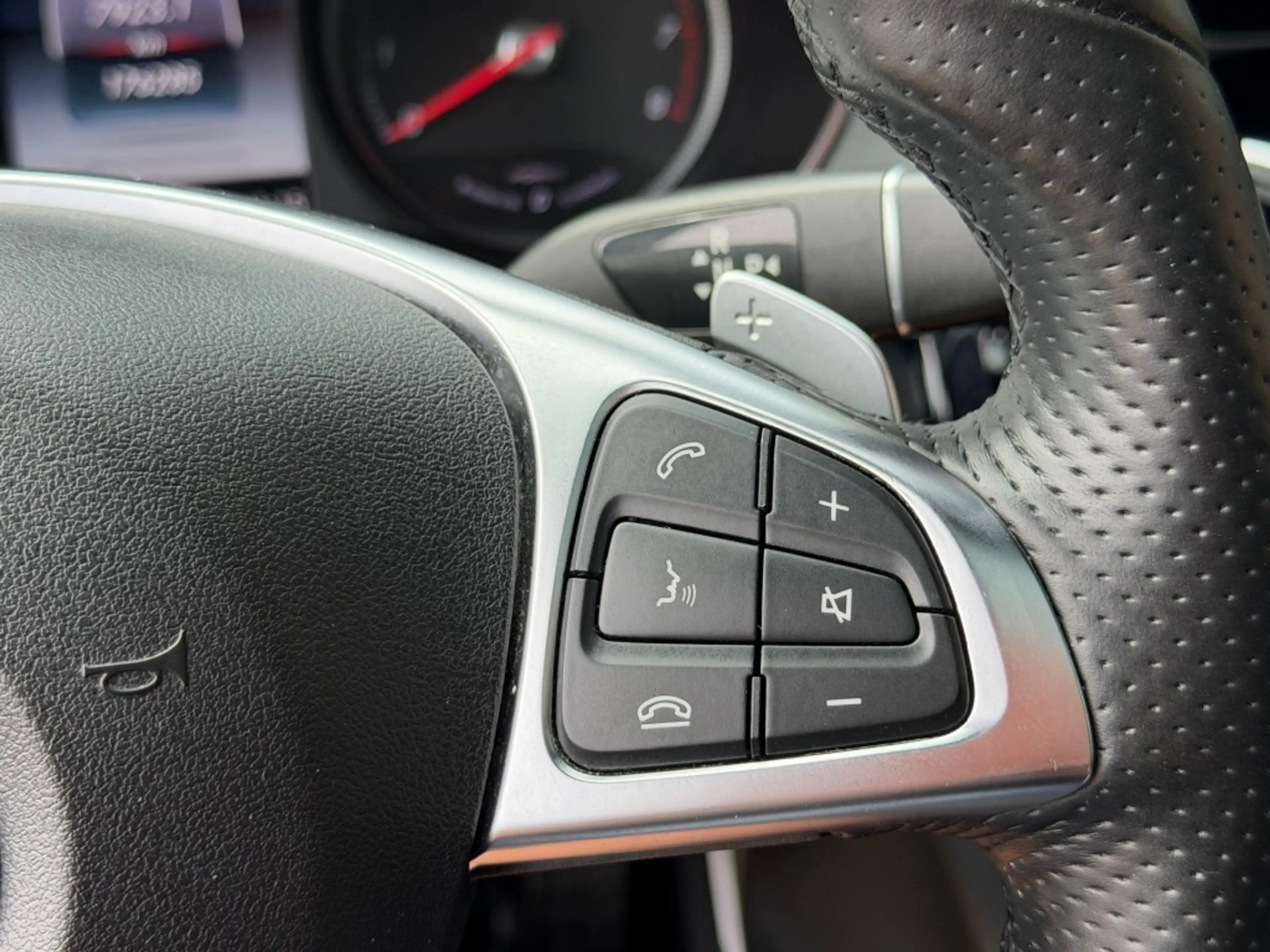 Mercedes-Benz C 350 350 E AMG Pano Burmester Head-up Luchtvering — photo 14