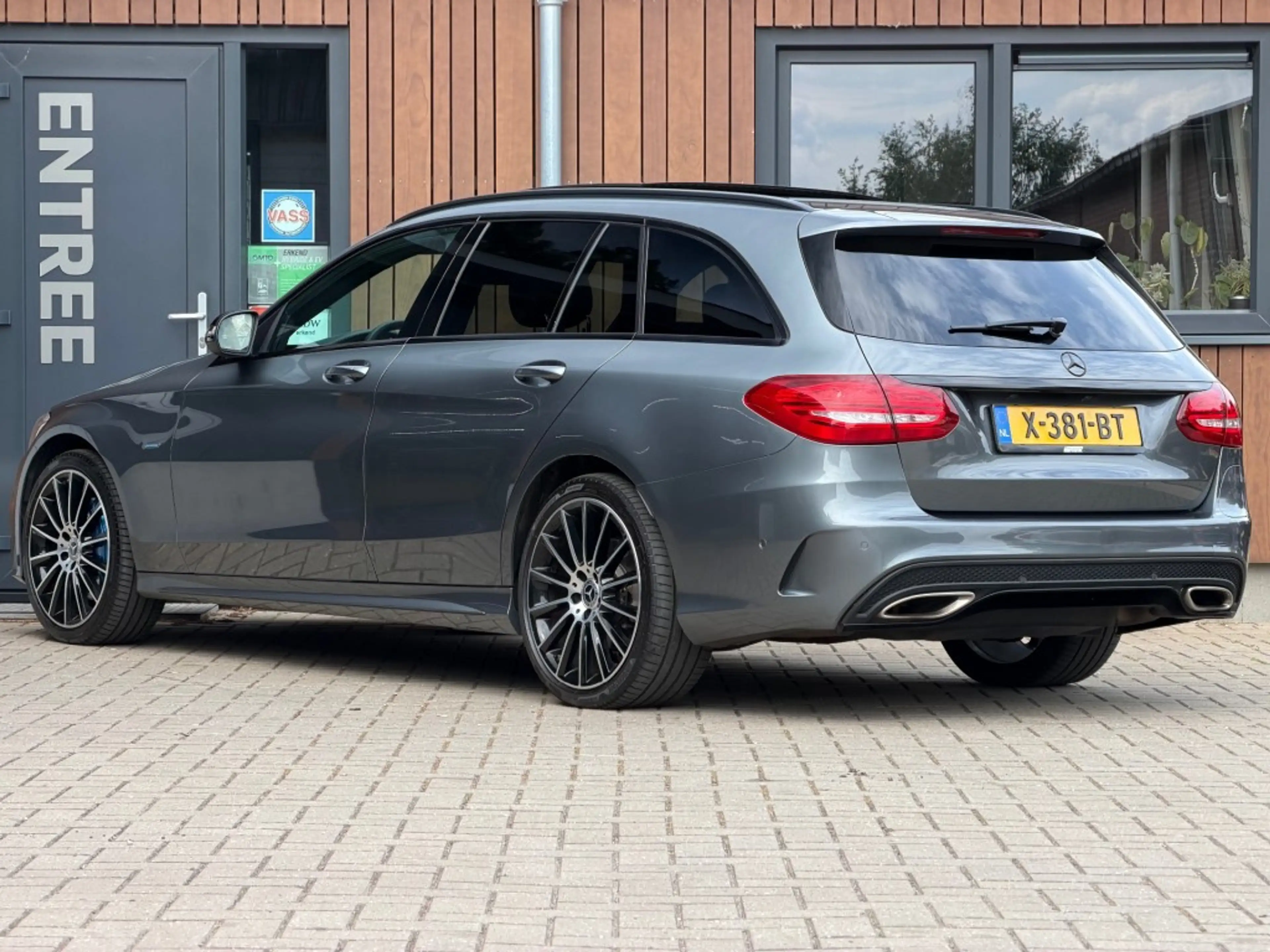 Mercedes-Benz C 350 350 E AMG Pano Burmester Head-up Luchtvering — photo 5