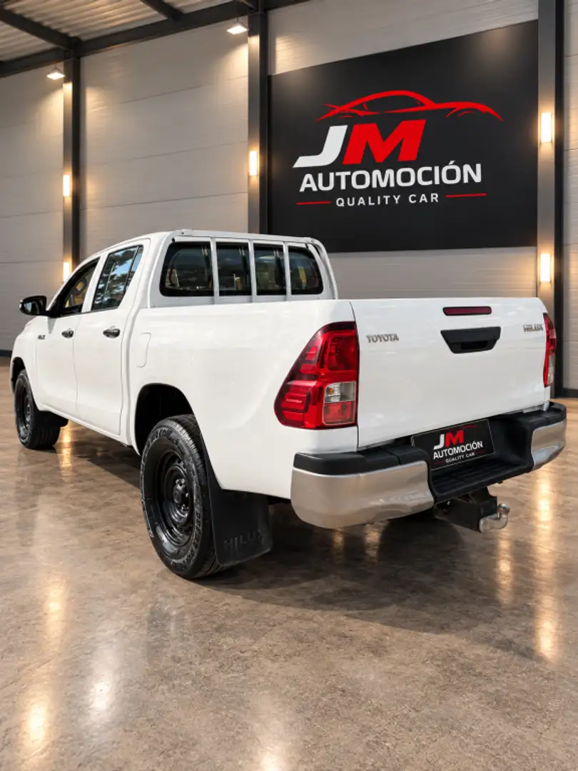 Toyota Hilux Cabina Doble GX Blanco - 2