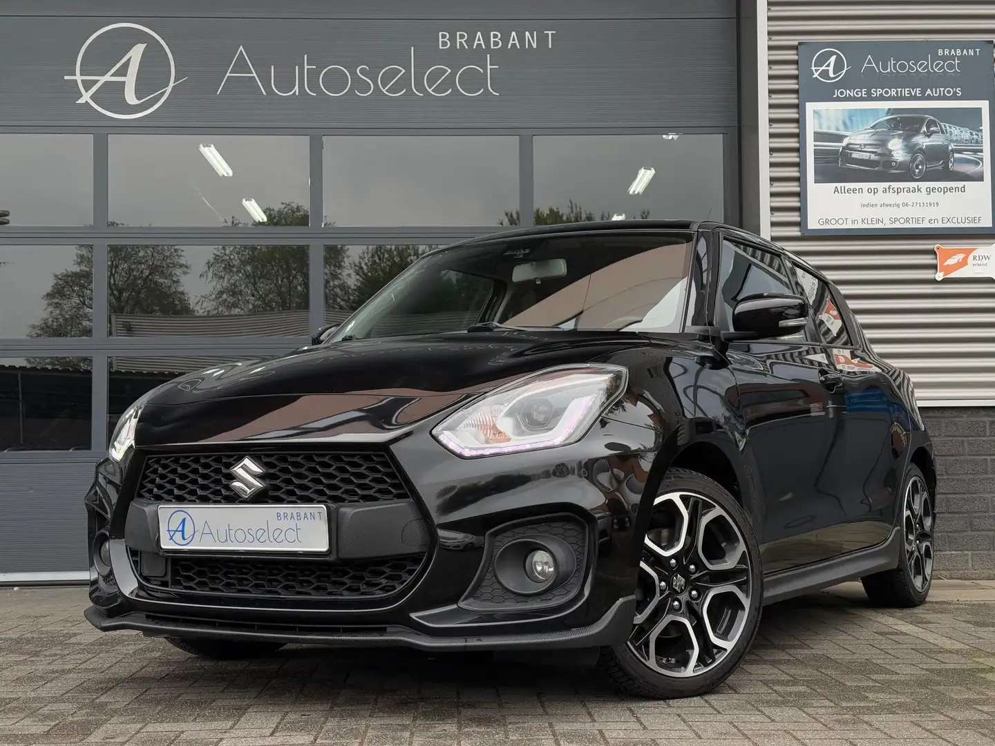 Suzuki Swift 1.4 Sport CarPlay Camera 140PK Zwart - 1