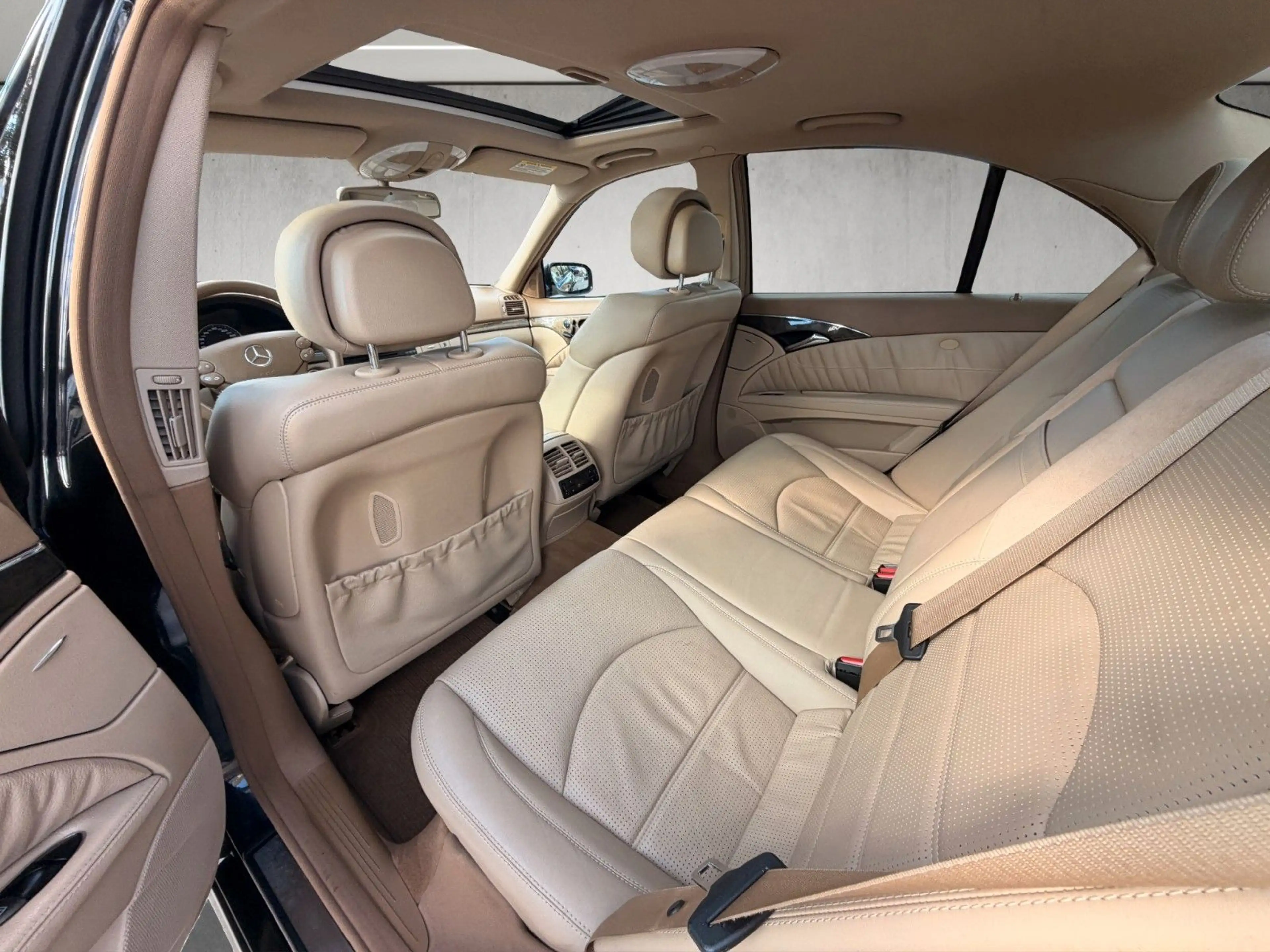 Mercedes-Benz E 63 AMG Lim. Schiebedach*Leder*Comand*Xenon* — photo 7