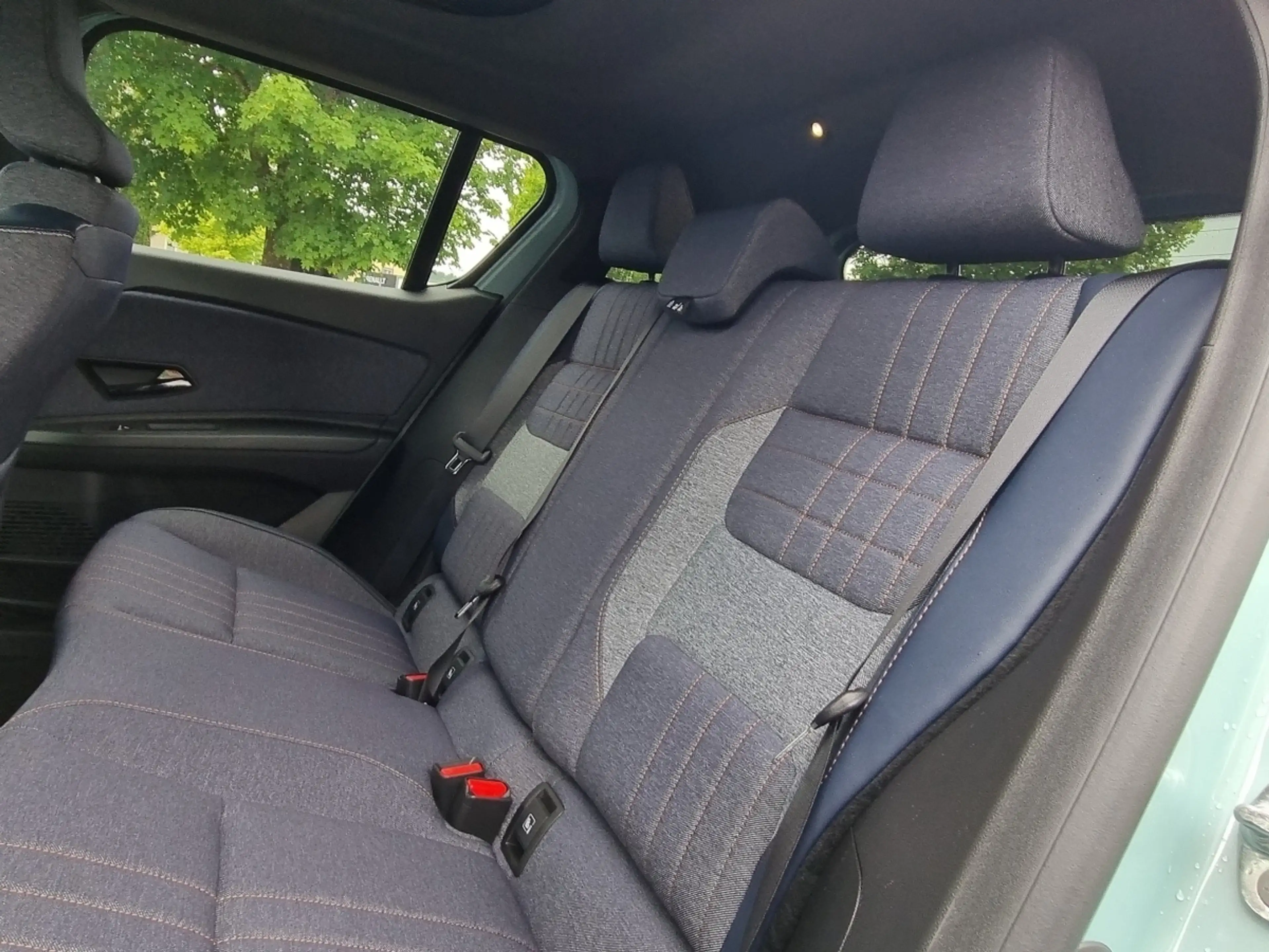 Renault R 4 E-Tech Techno "plein sud" 150 Comfort Range — photo 8