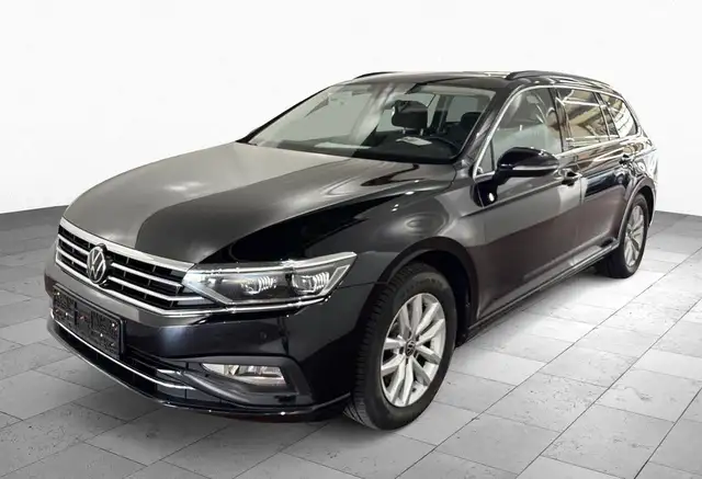Volkswagen Passat view 2