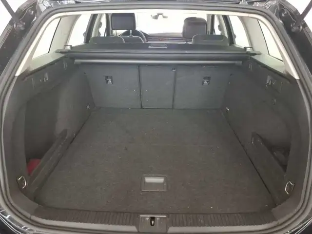 Volkswagen Passat view 18