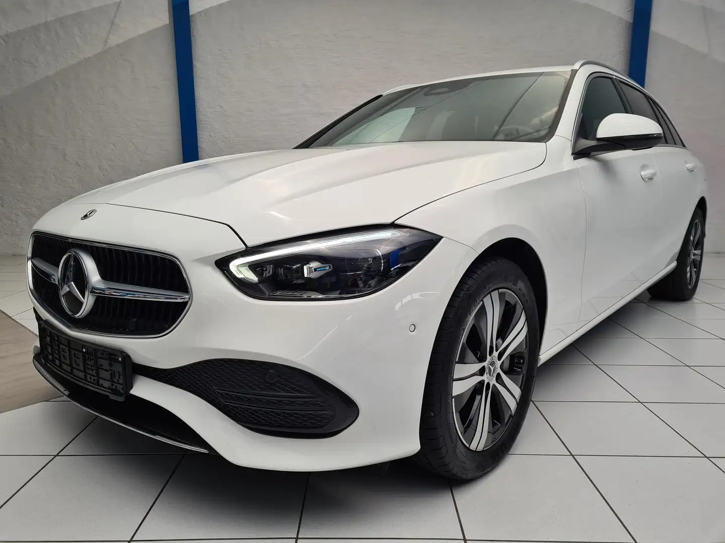 Mercedes-Benz C 300 T de 4Matic Avantgarde | Ambiente | MBUX Blanc - 2