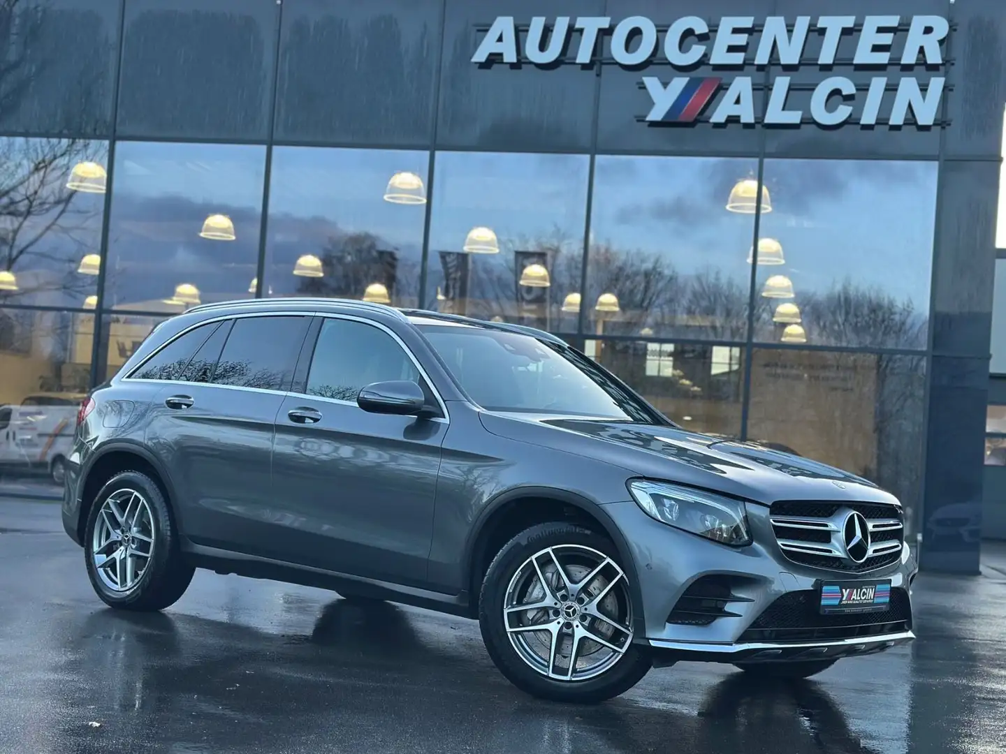 Mercedes-Benz GLC 220 d 4MATIC Autom. AMG-Line 2.H/NA/LED/19LM Grau - 1