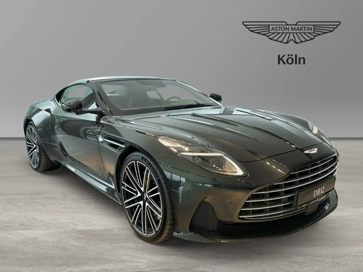 Aston Martin DB12 Minotaur Green Oxford Tan Bowers & Wilkins Groen - 1