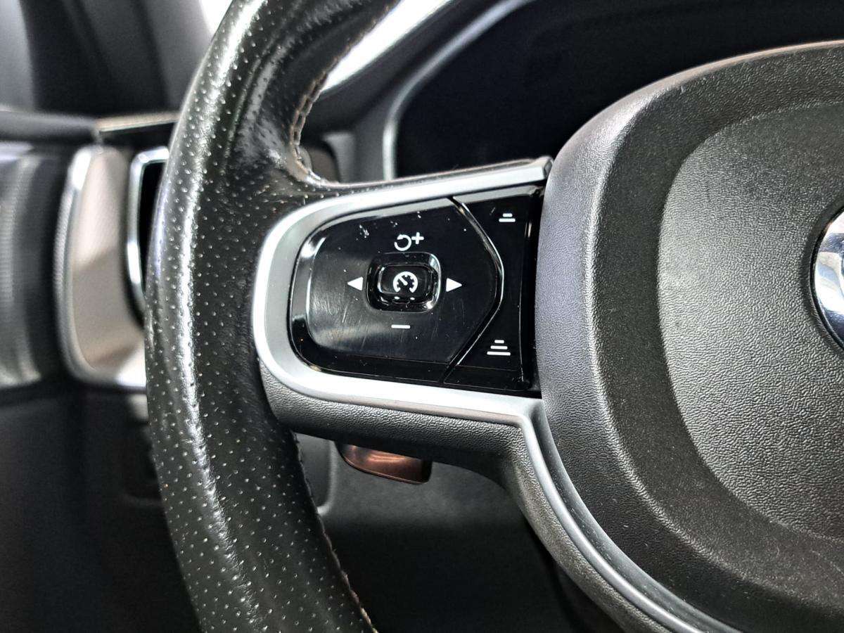 2019 Volvo XC60 T6 AWD R-Design thumb 10