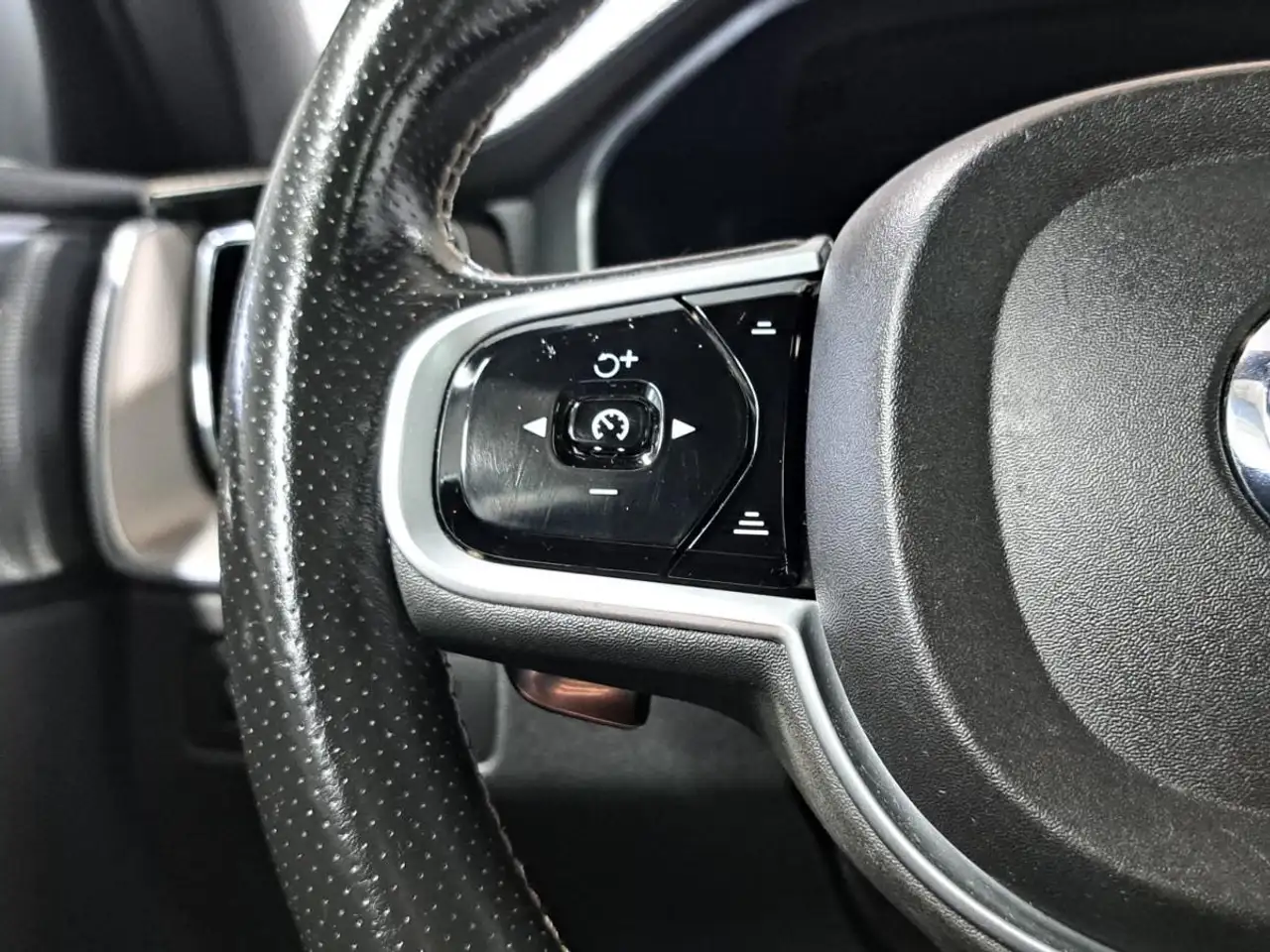 Volvo XC60 снимка Volvo XC60