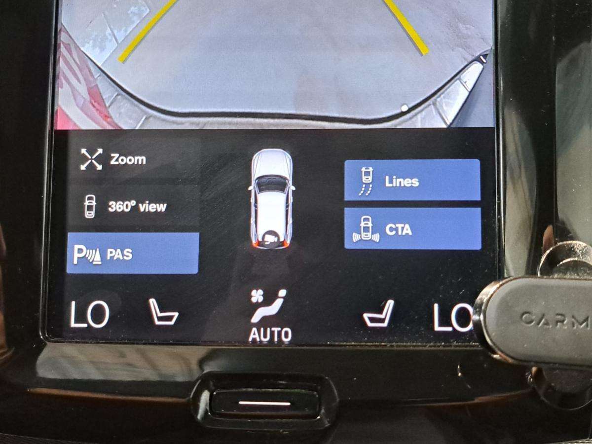 2019 Volvo XC60 T6 AWD R-Design thumb 25