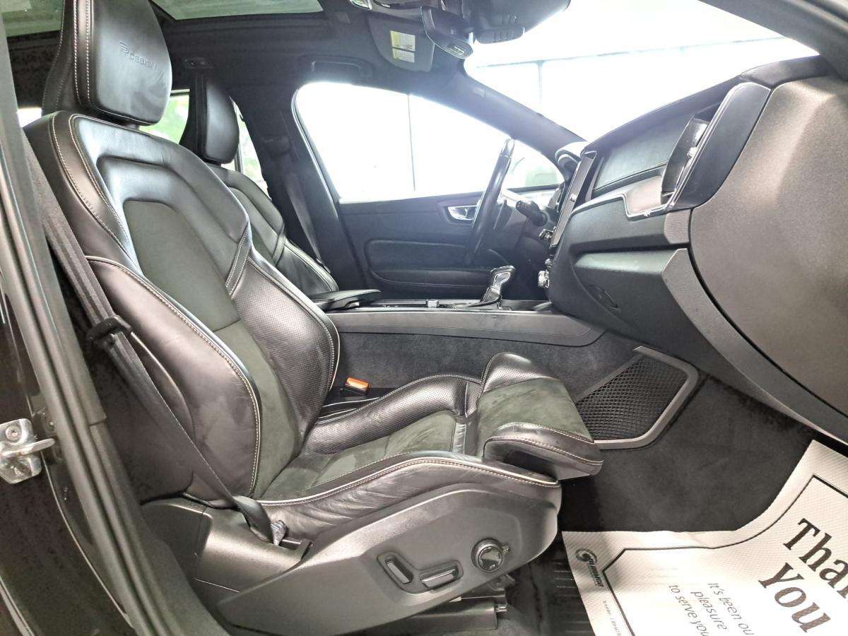 2019 Volvo XC60 T6 AWD R-Design thumb 15