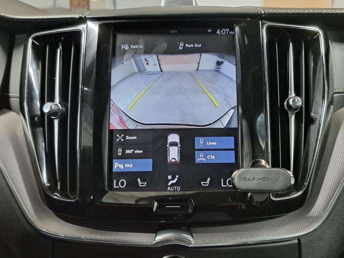 2019 Volvo XC60 T6 AWD R-Design thumb 20