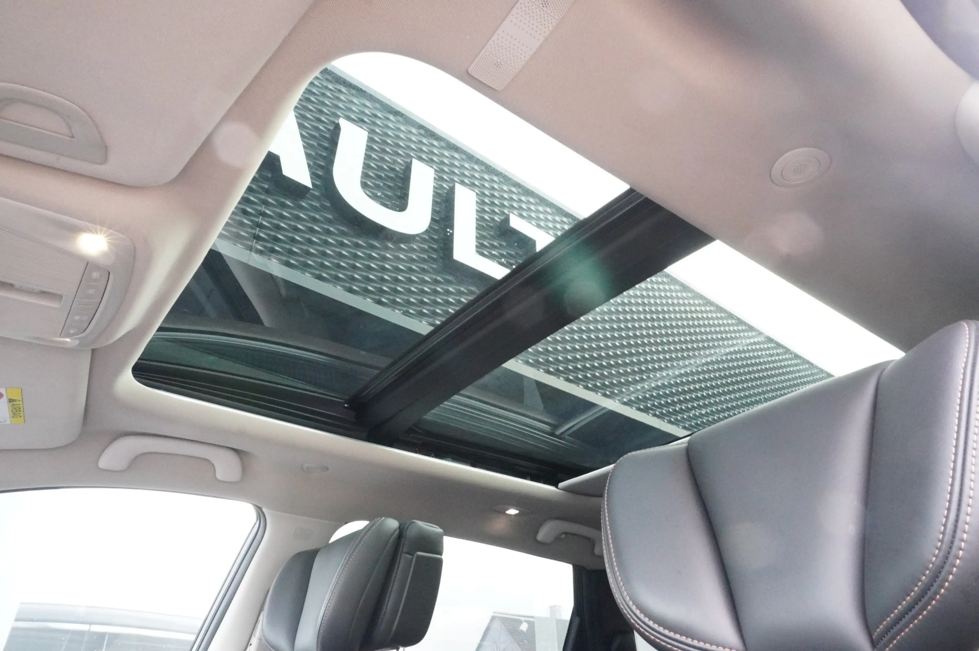 Renault Koleos Initiale Paris 4x4 Automatik — photo 12
