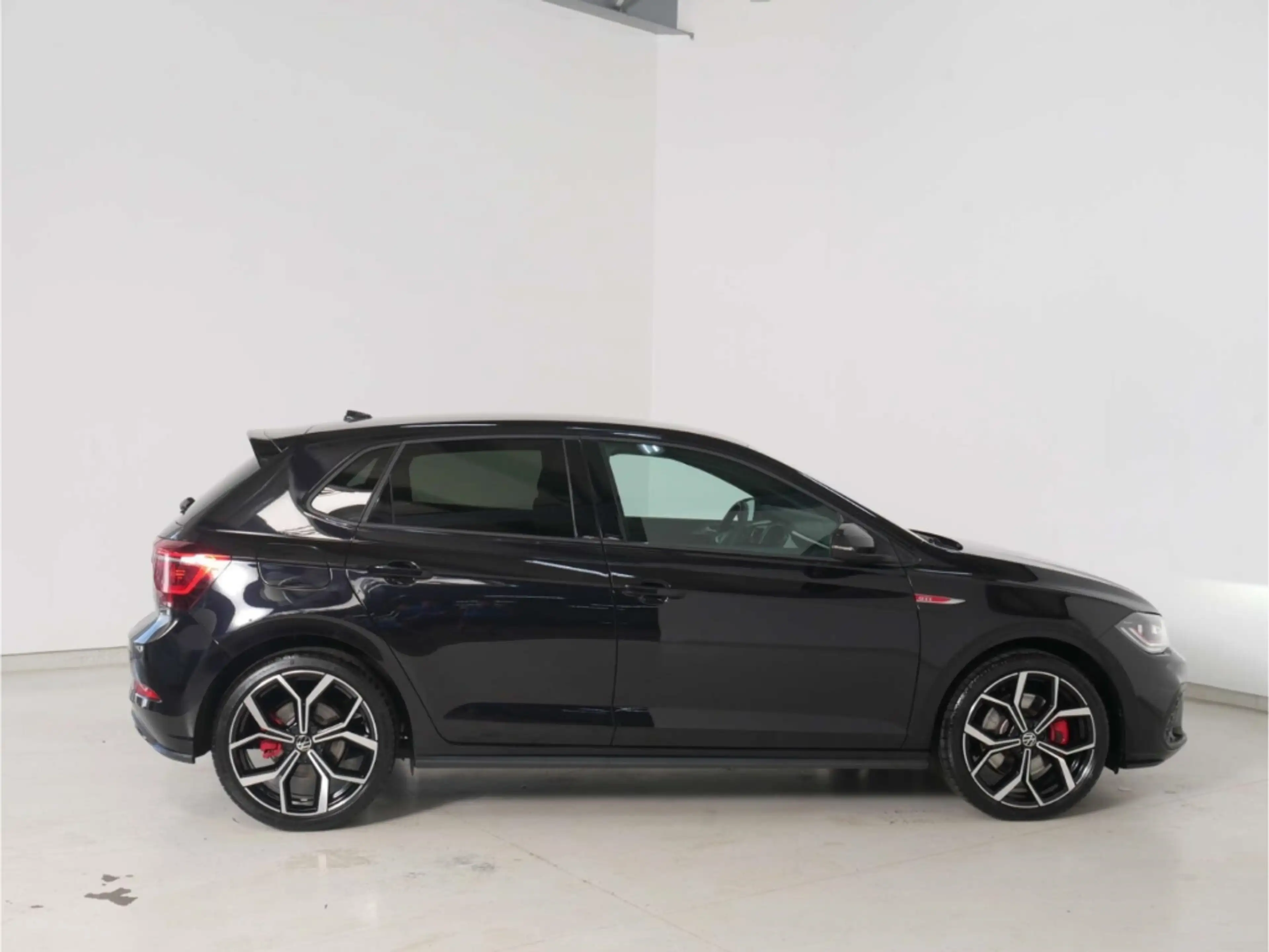 Volkswagen Polo GTI 2.0 TSI — photo 9