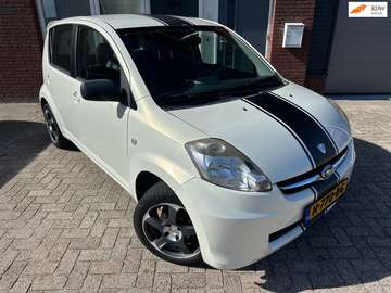 1.0 Black & White / Airco / 5DRS / LM