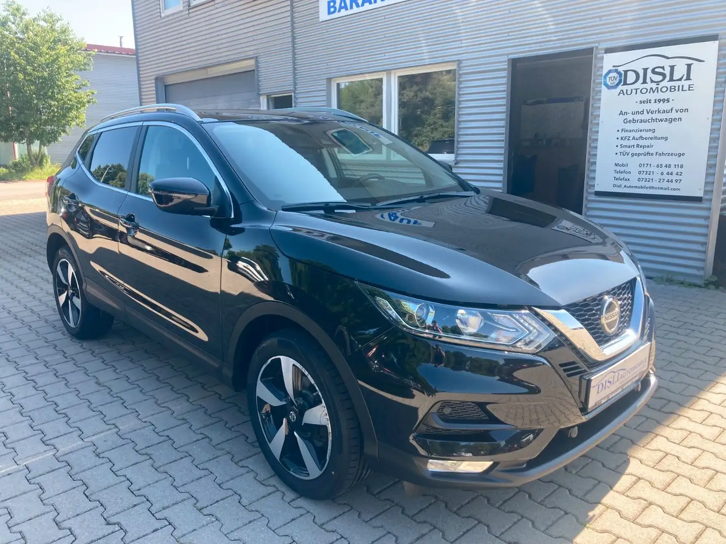Nissan Qashqai 1.3 DIG-T DCT 159PS N-CONNECTA Noir - 1