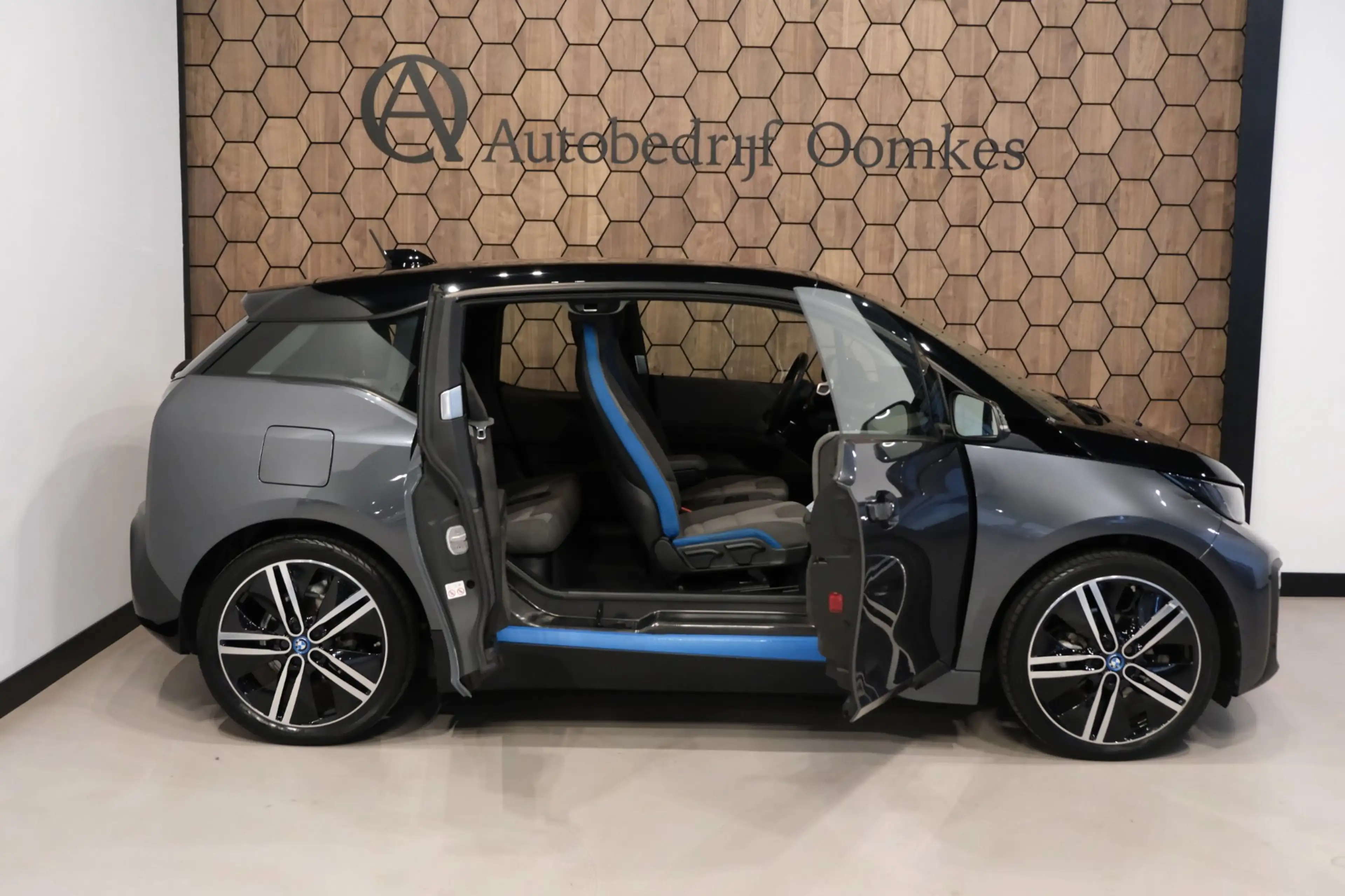 BMW i3 Executive Edition 120Ah 42 kWh |85.583km| Navi/Cam — photo 5