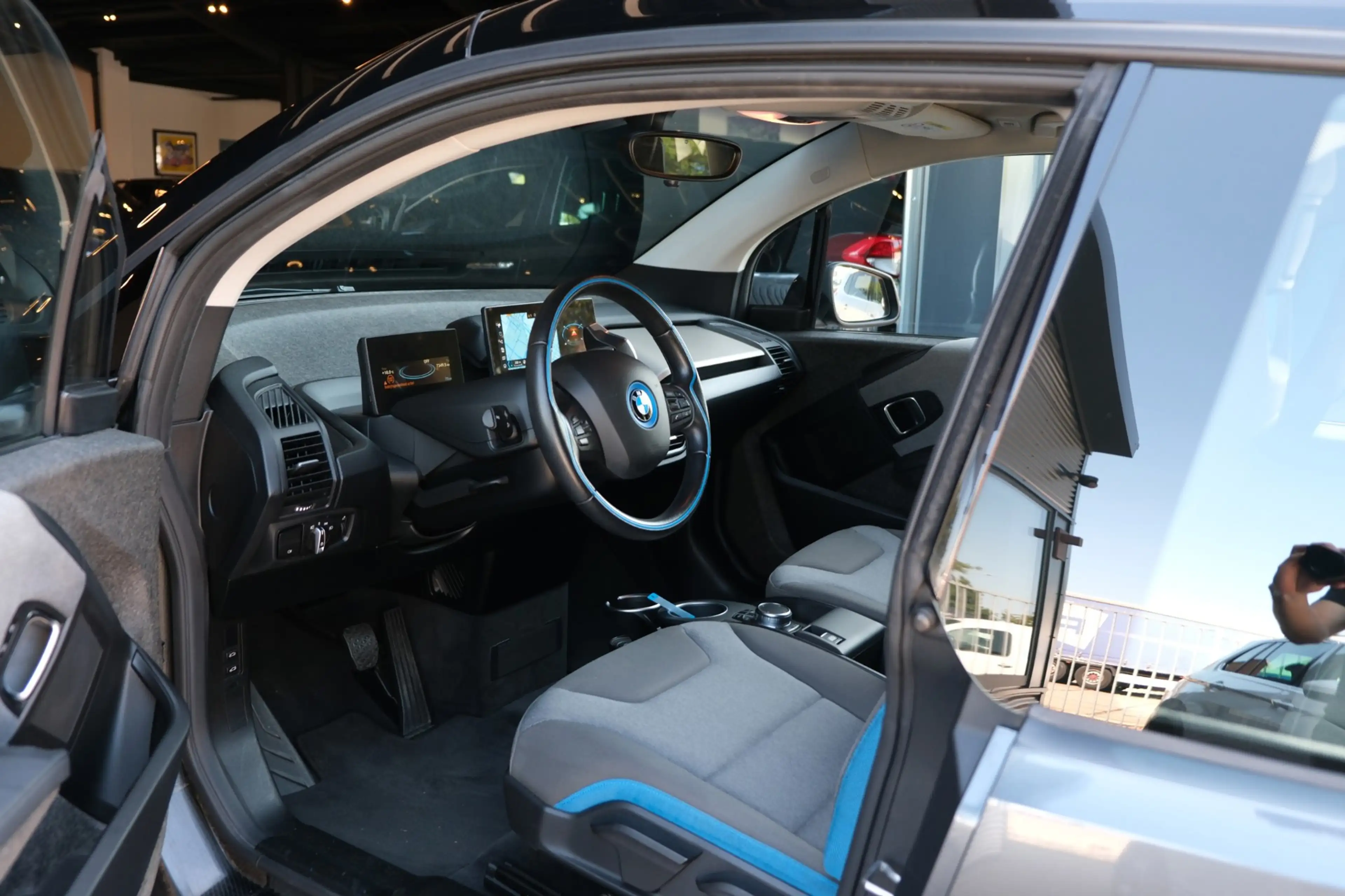 BMW i3 Executive Edition 120Ah 42 kWh |85.583km| Navi/Cam — photo 2