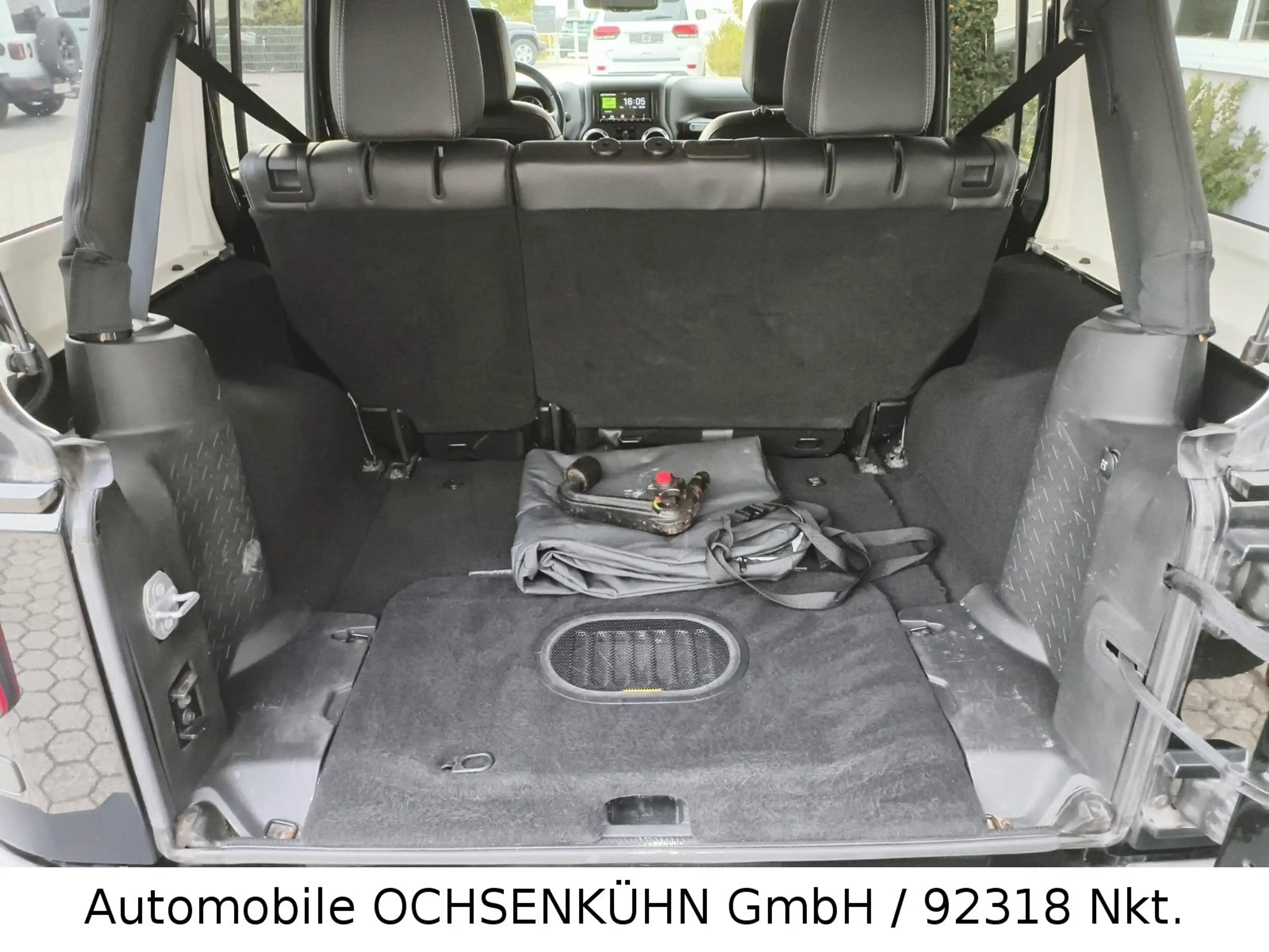 Jeep Wrangler Unlimited Sahara 2.8 CRD / Nav., LED — photo 13