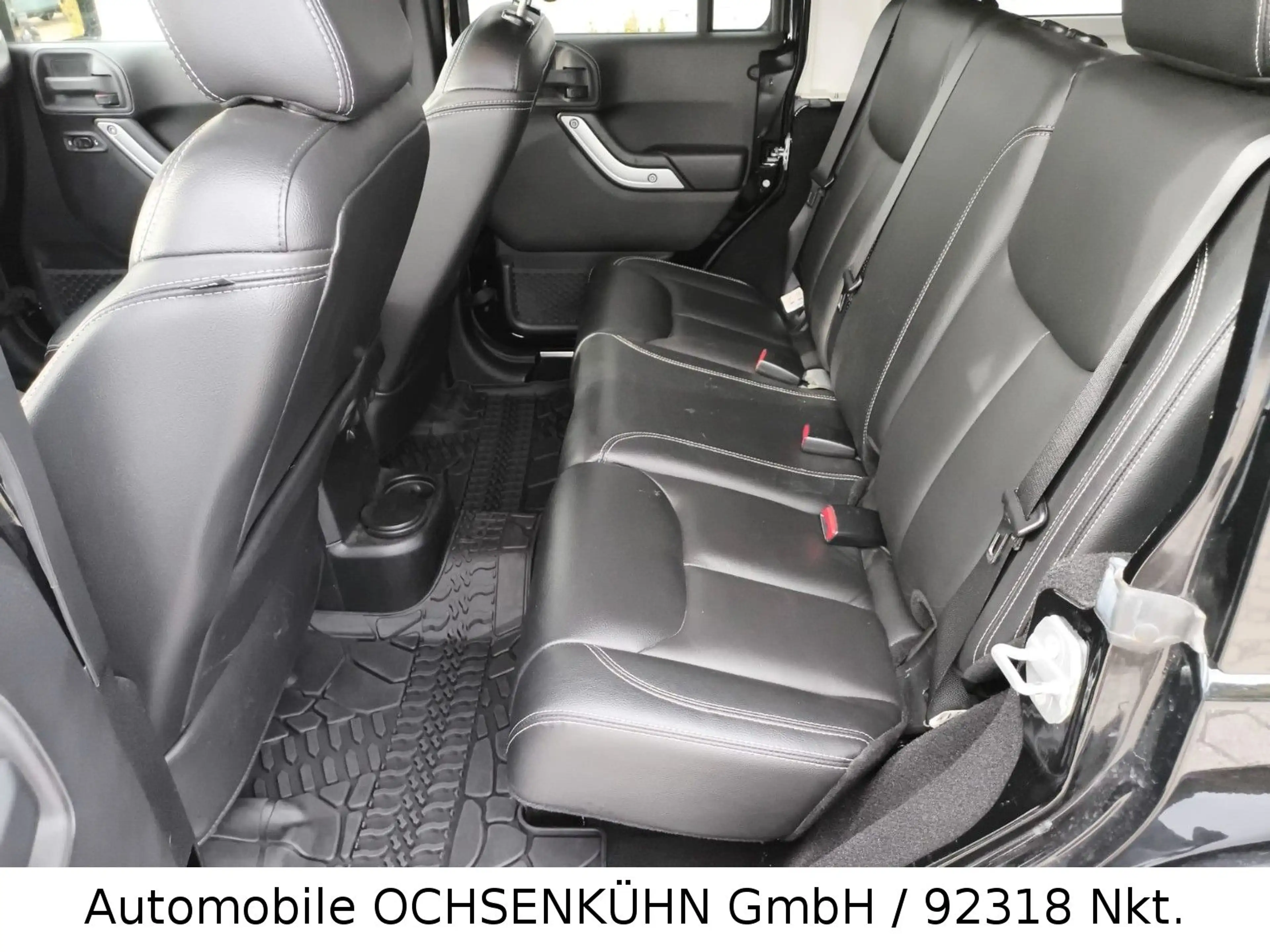 Jeep Wrangler Unlimited Sahara 2.8 CRD / Nav., LED — photo 12