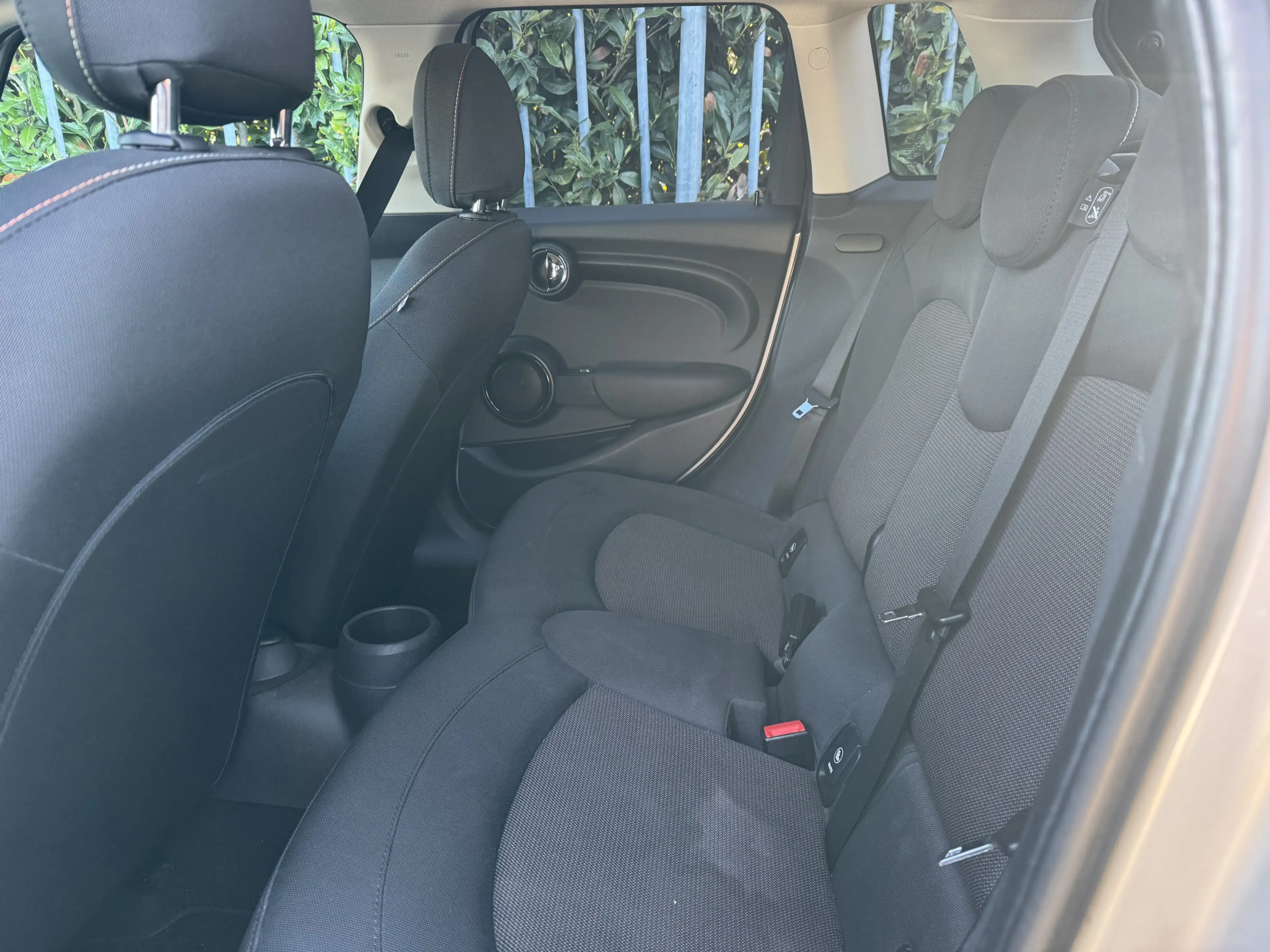 MINI Cooper D Mini 1.5 Business — photo 12