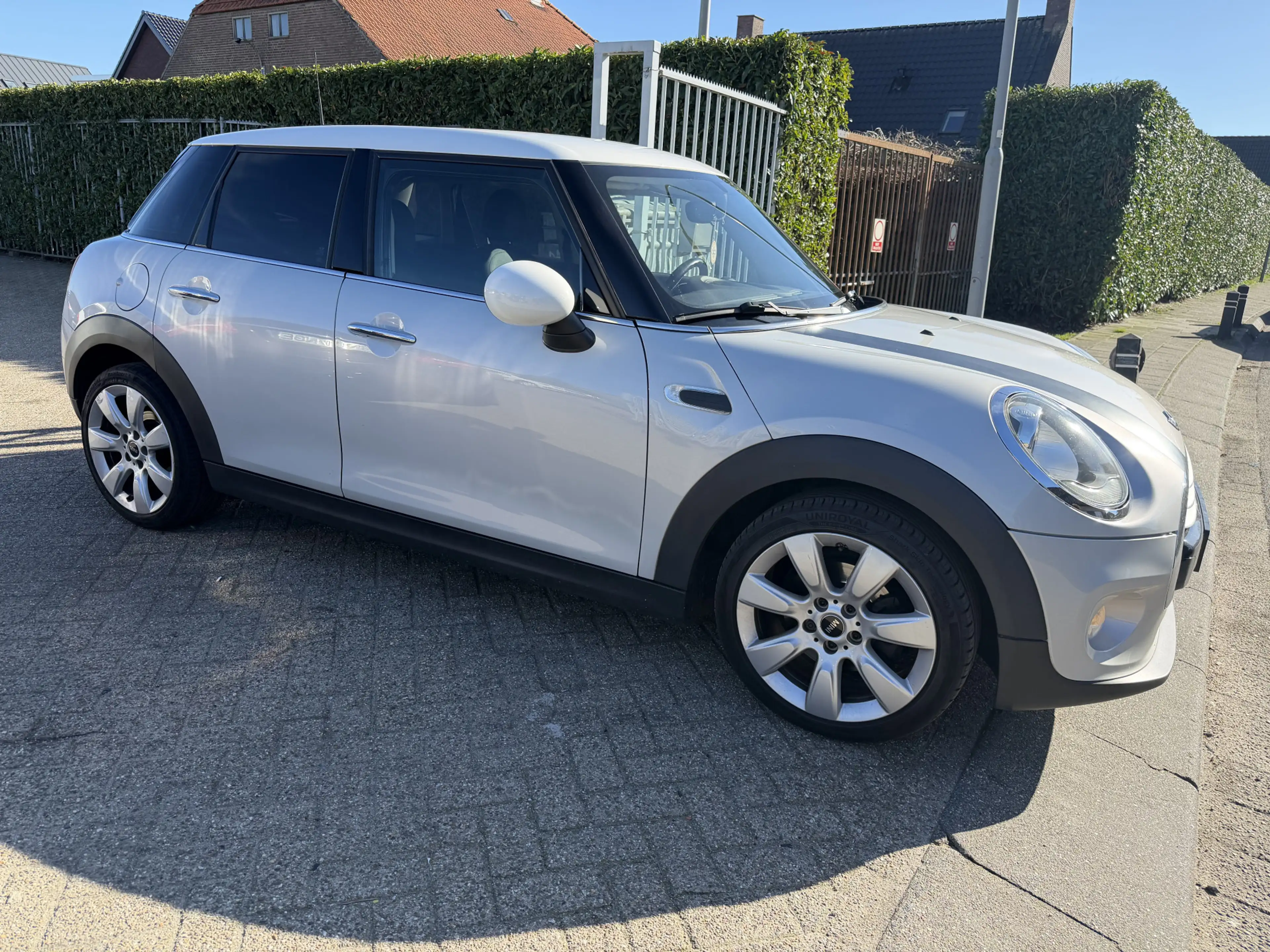 MINI Cooper D Mini 1.5 Business — photo 3