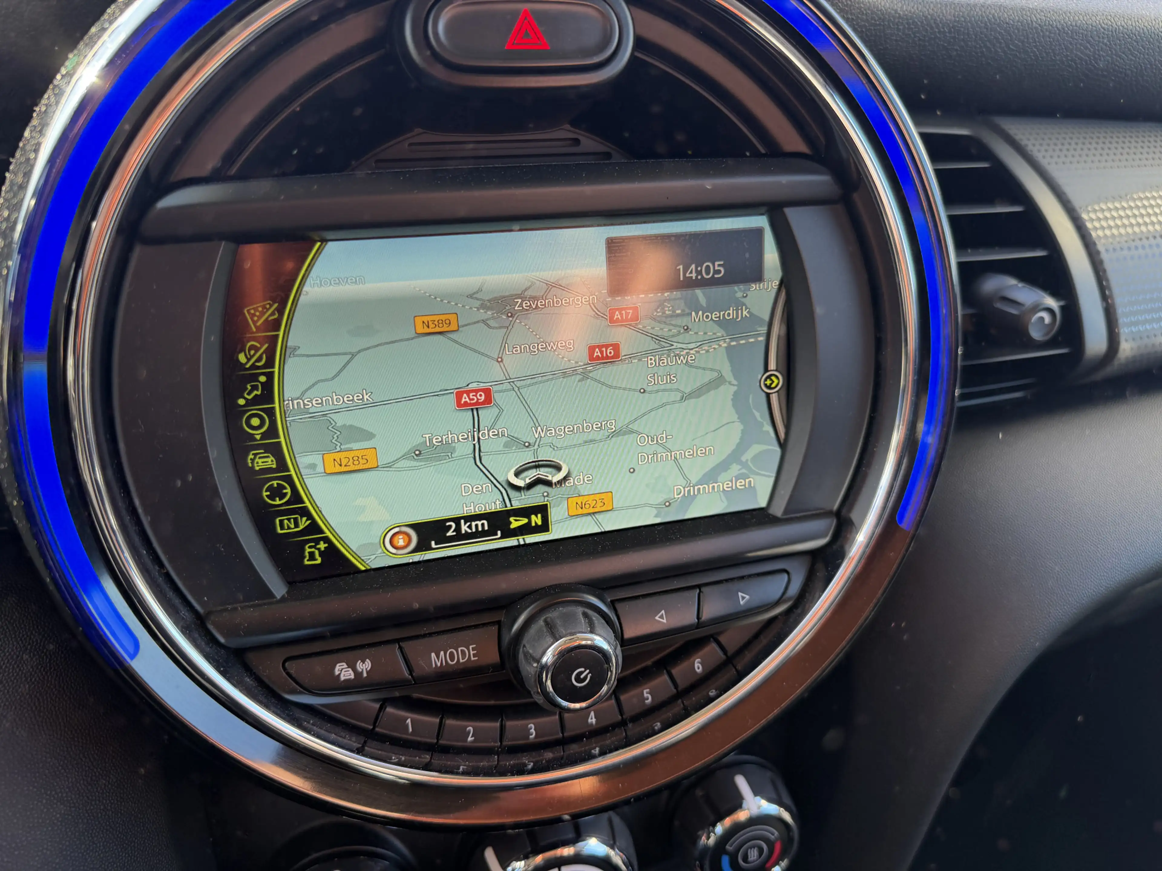 MINI Cooper D Mini 1.5 Business — photo 9