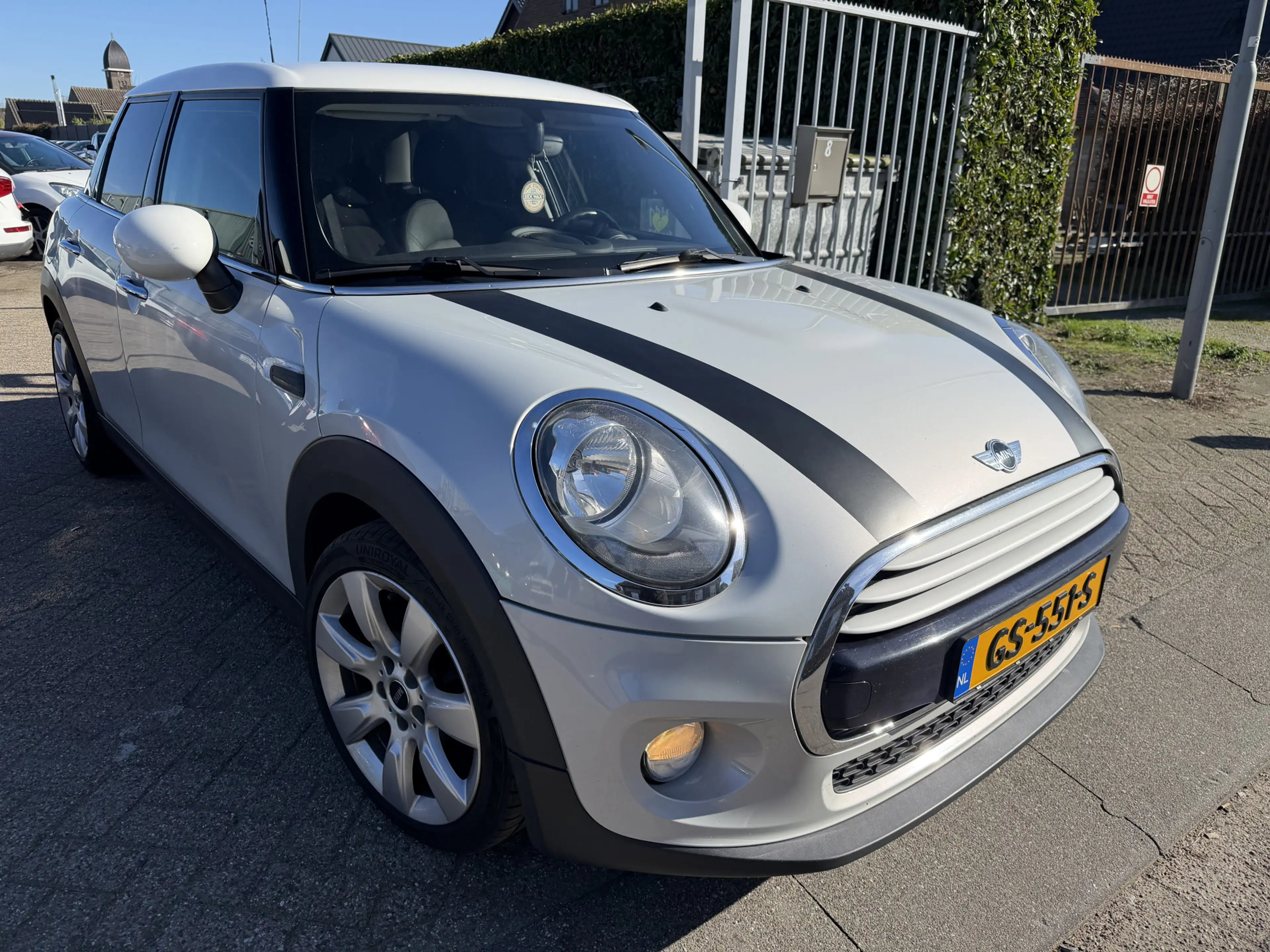MINI Cooper D Mini 1.5 Business — photo 2