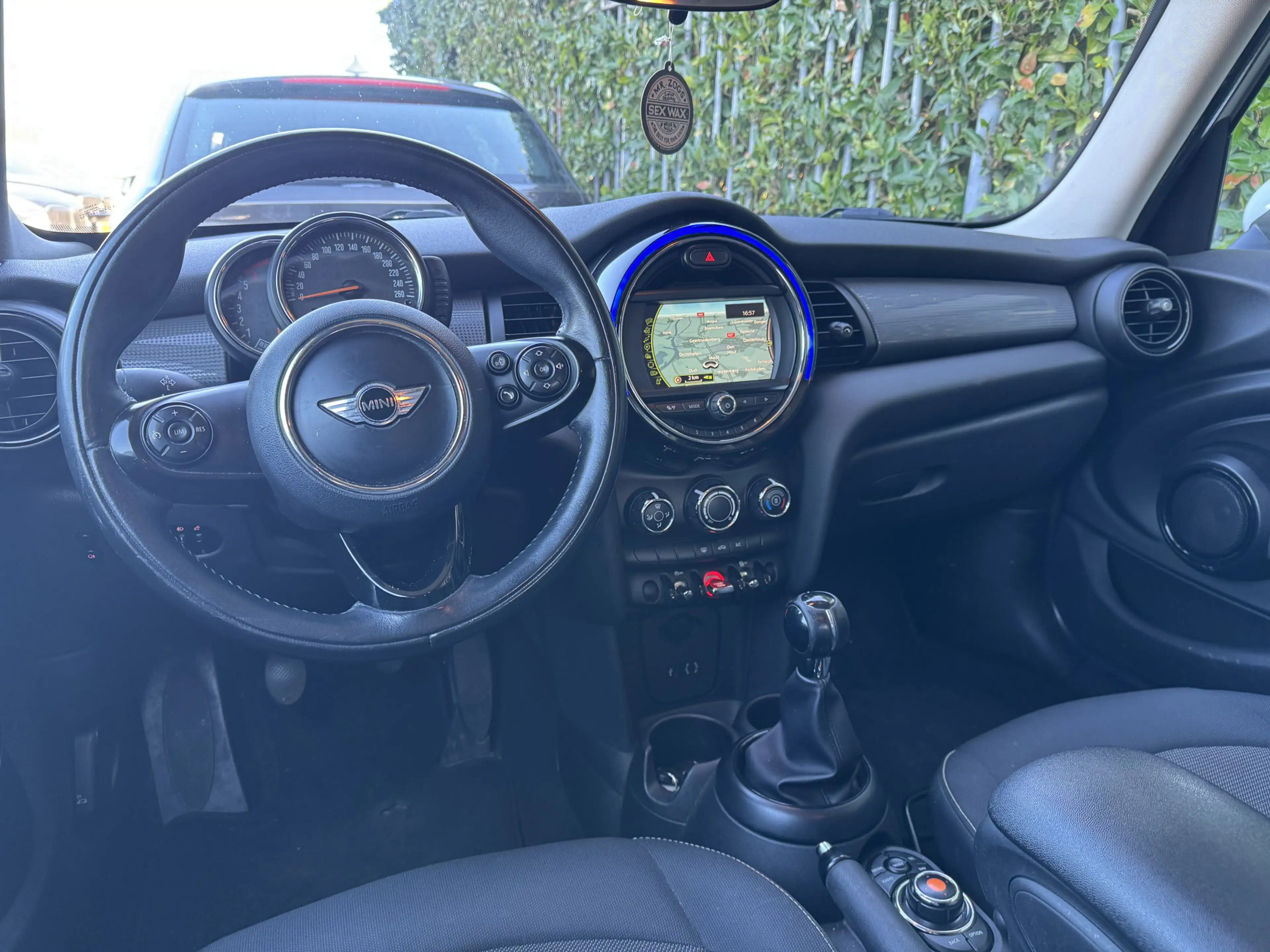 MINI Cooper D Mini 1.5 Business — photo 11