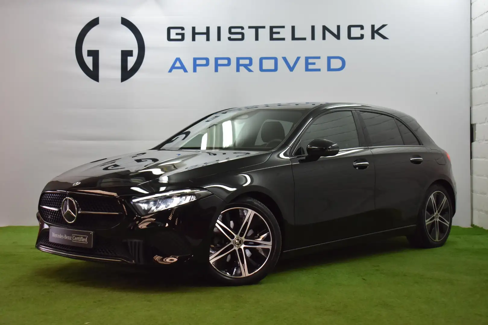 Mercedes-Benz A 180 A Luxury Line Zwart - 2