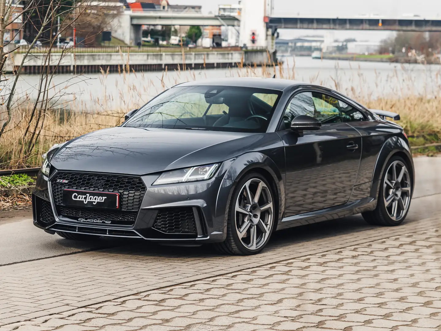 Audi TT RS Coupé 2.5 TFSI 400 S tronic 7 Quattro Šedá - 1