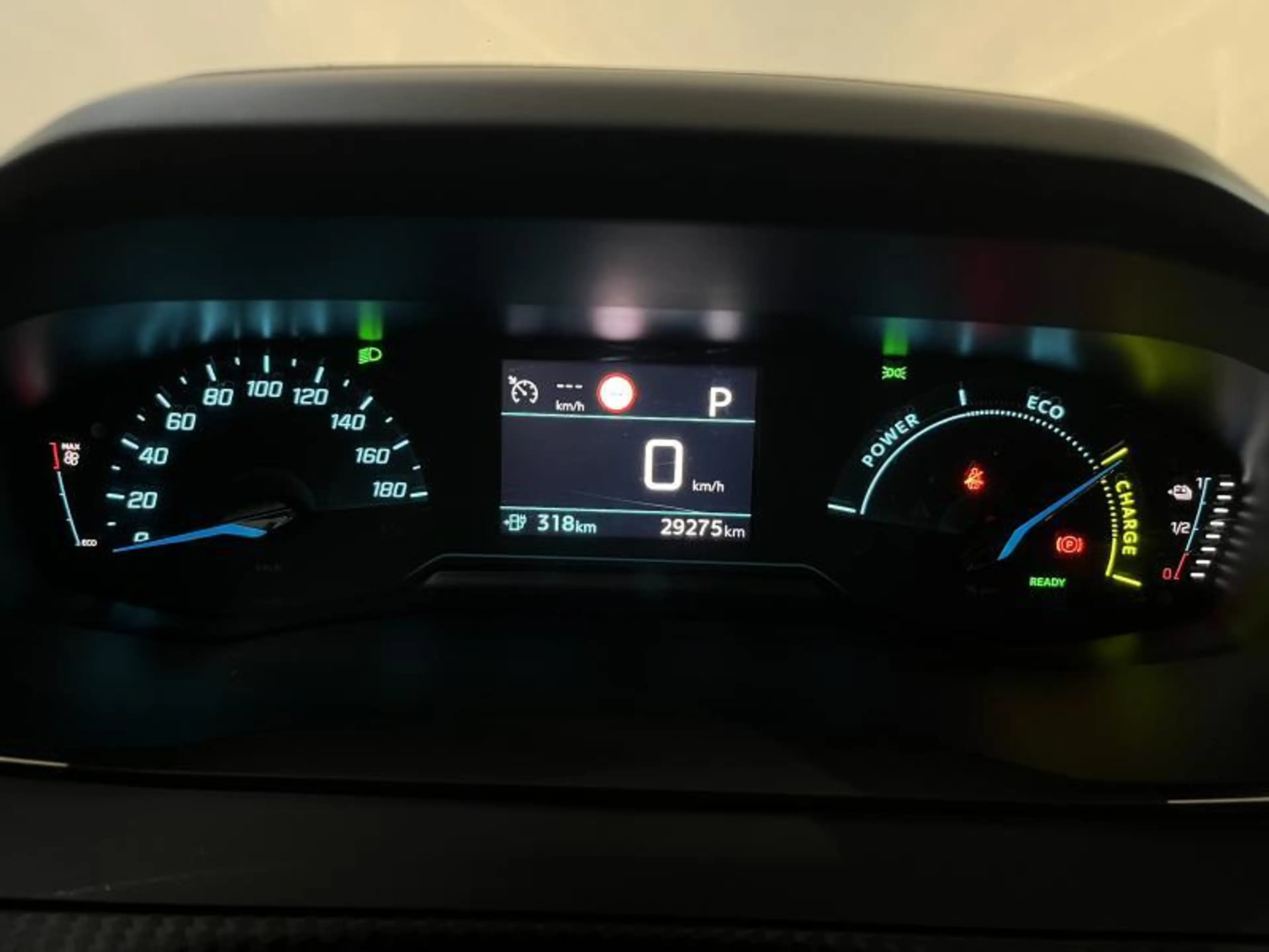 Peugeot e-208 ACTIVE — photo 8