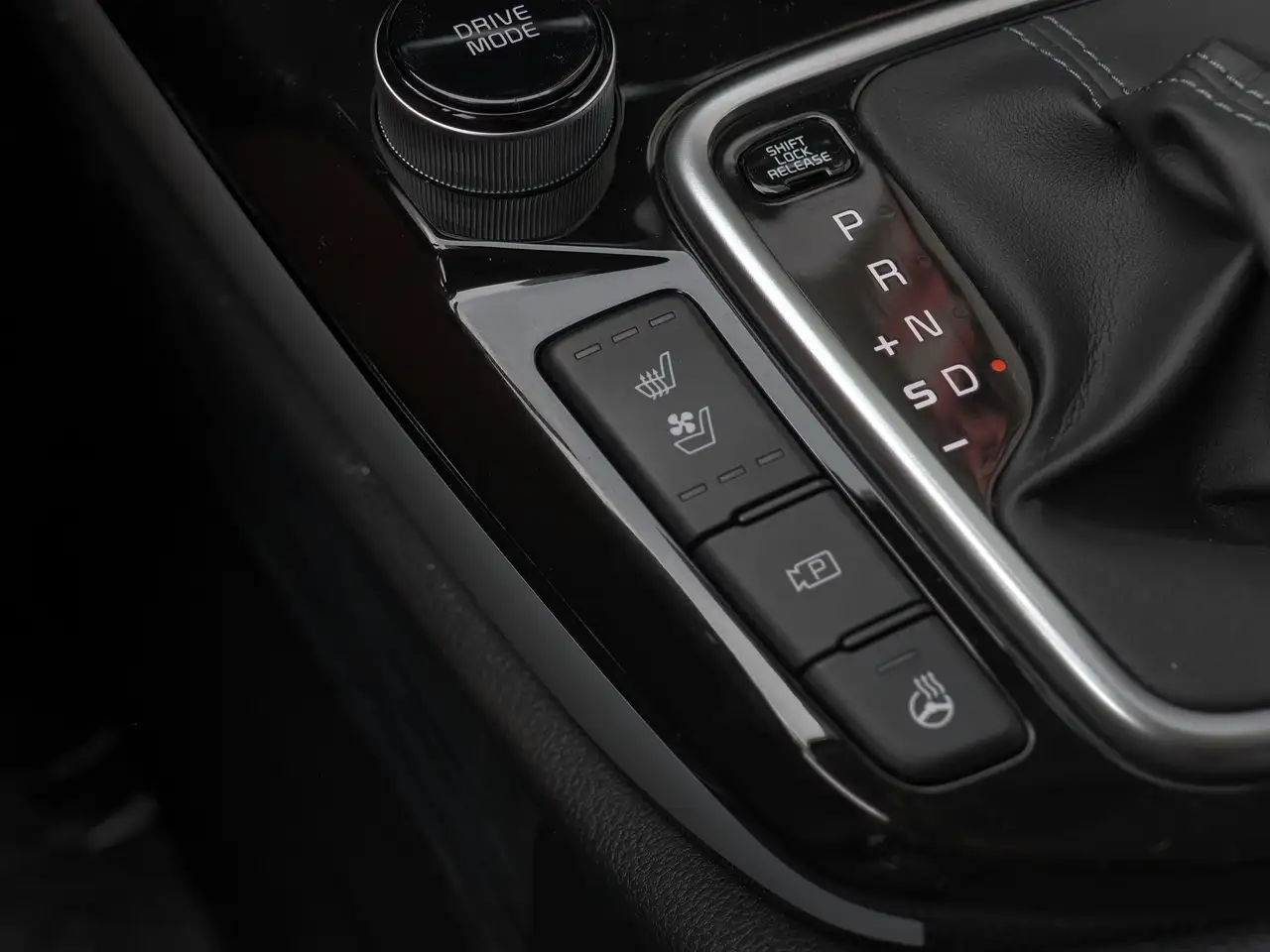Kia Seltos снимка Kia Seltos
