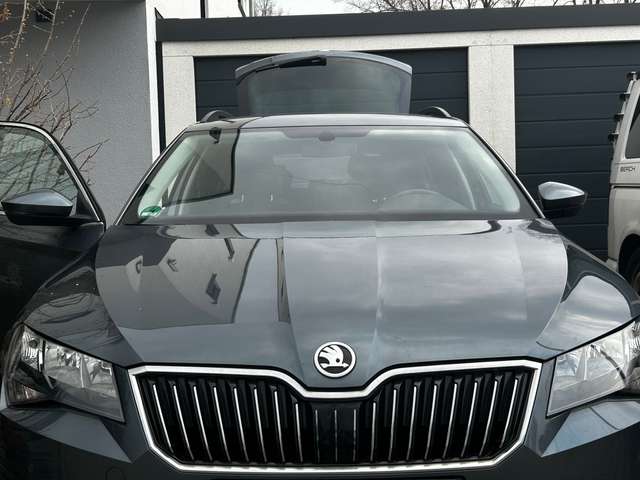 Imagine Skoda Superb Superb Combi 2.0 TDI Ambition