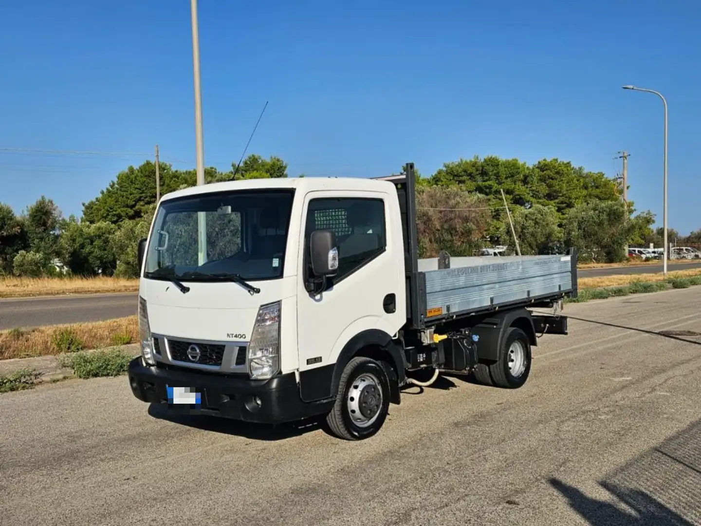 Nissan Cabstar NT400 35 130CV - RIBALTABILE TRILATERALE Blanc - 2