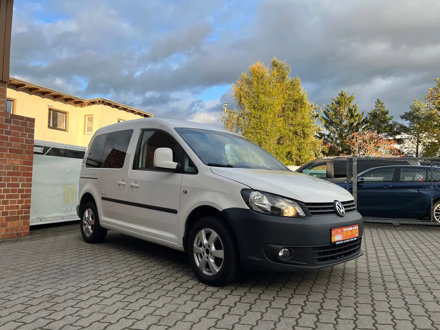 Volkswagen Caddy Soccer 2x Schiebetür Alu PDC Klima Weiß - 1