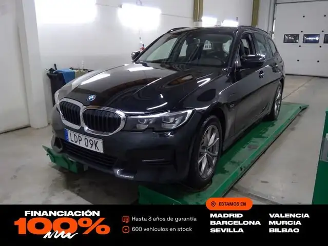 BMW 330 330e xDrive Touring