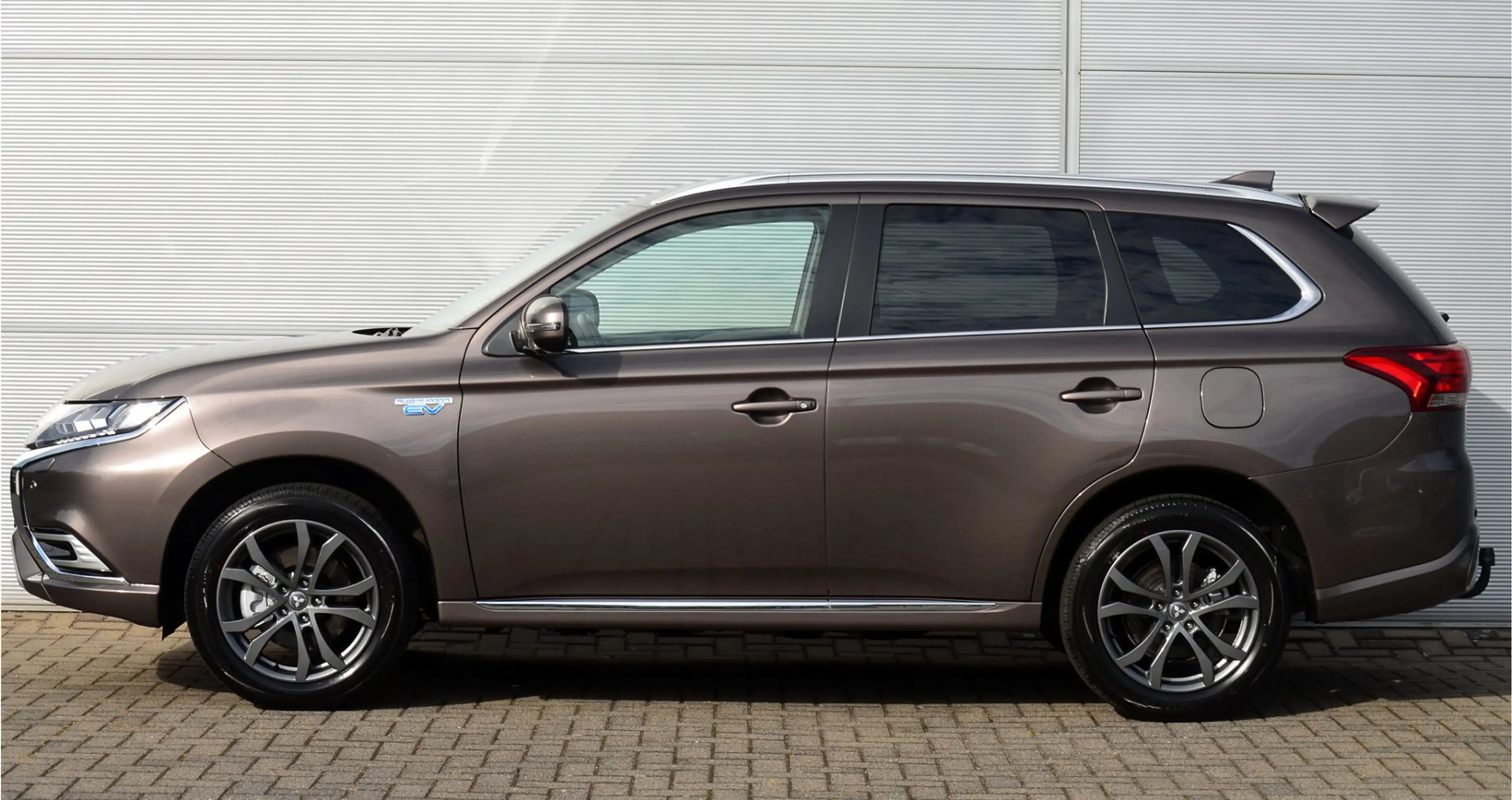 Mitsubishi Outlander PHEV 2.4 INTENSE PLUS 4WD | PLUG IN HYBRID | SoH 8 — photo 7