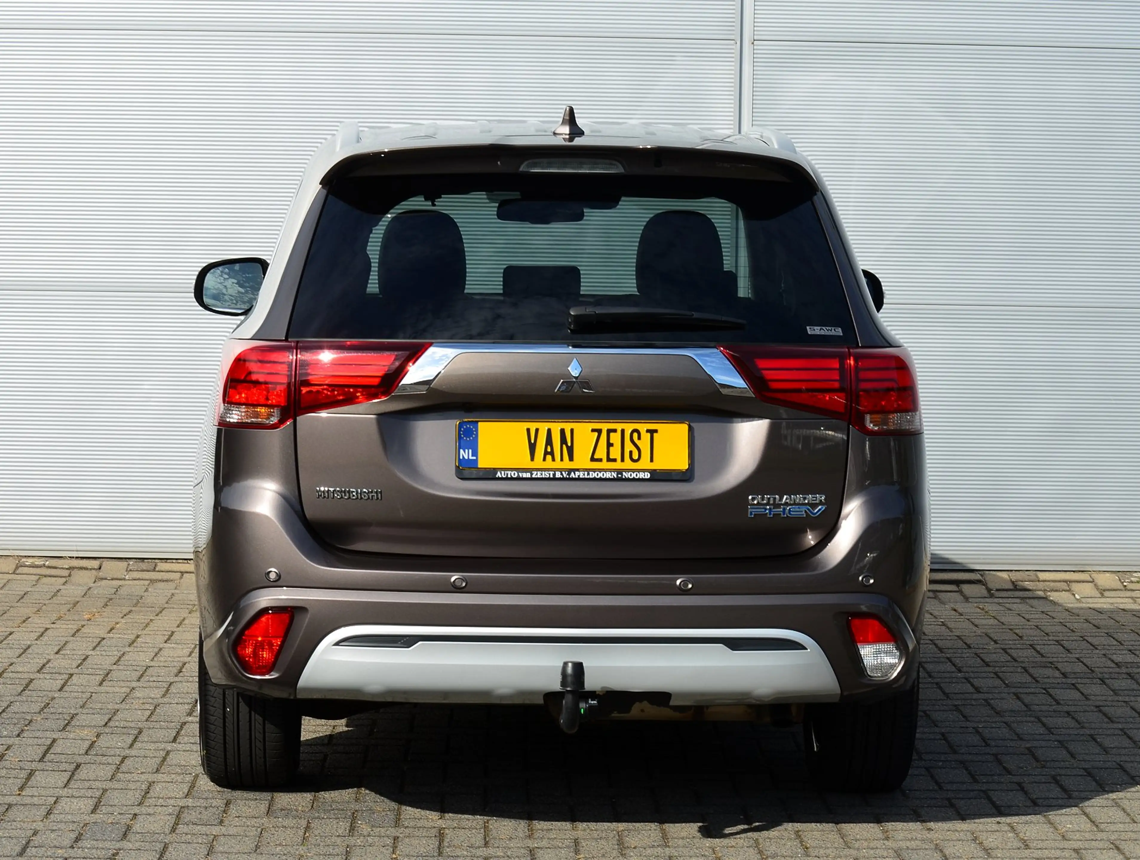 Mitsubishi Outlander PHEV 2.4 INTENSE PLUS 4WD | PLUG IN HYBRID | SoH 8 — photo 10