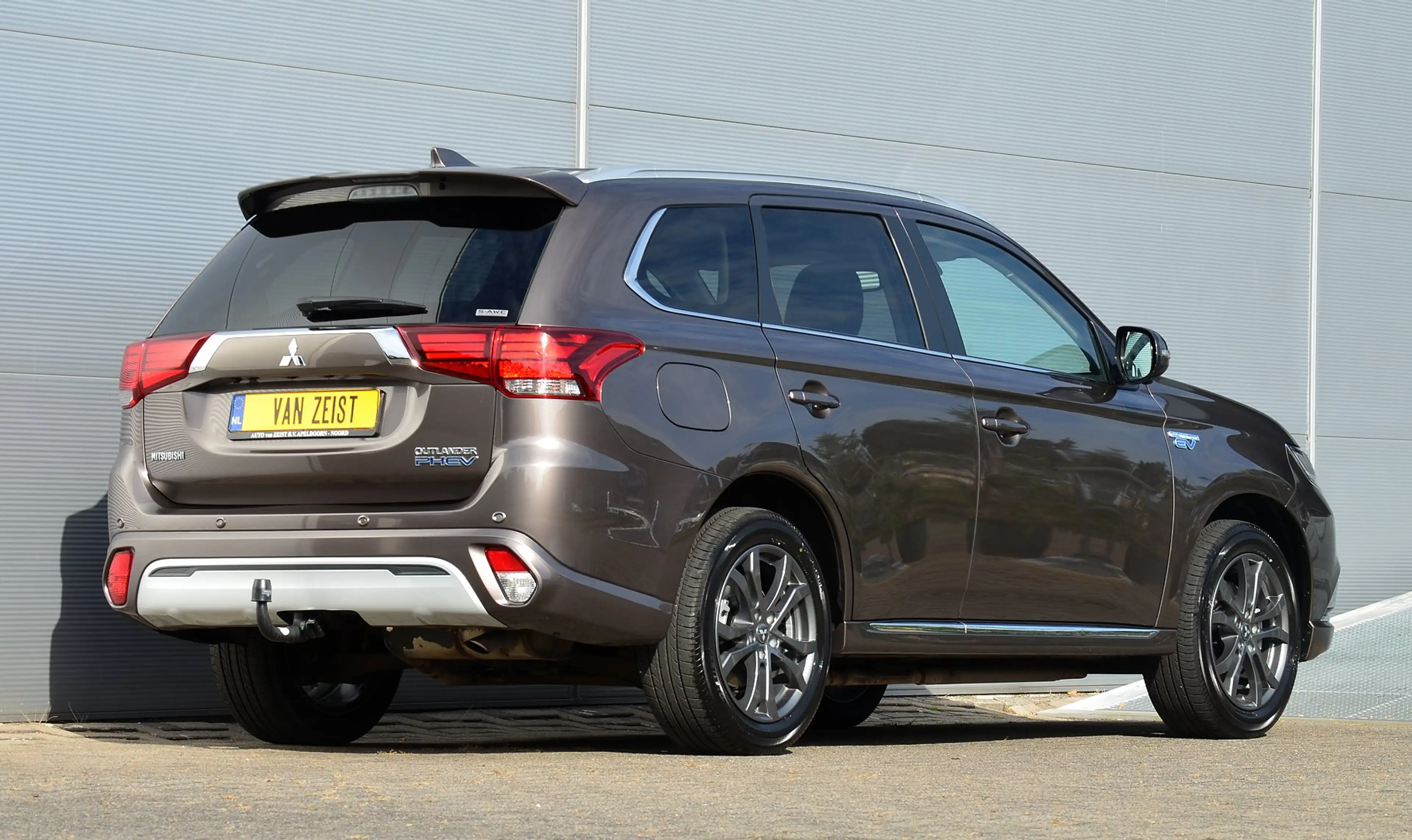 Mitsubishi Outlander PHEV 2.4 INTENSE PLUS 4WD | PLUG IN HYBRID | SoH 8 — photo 11
