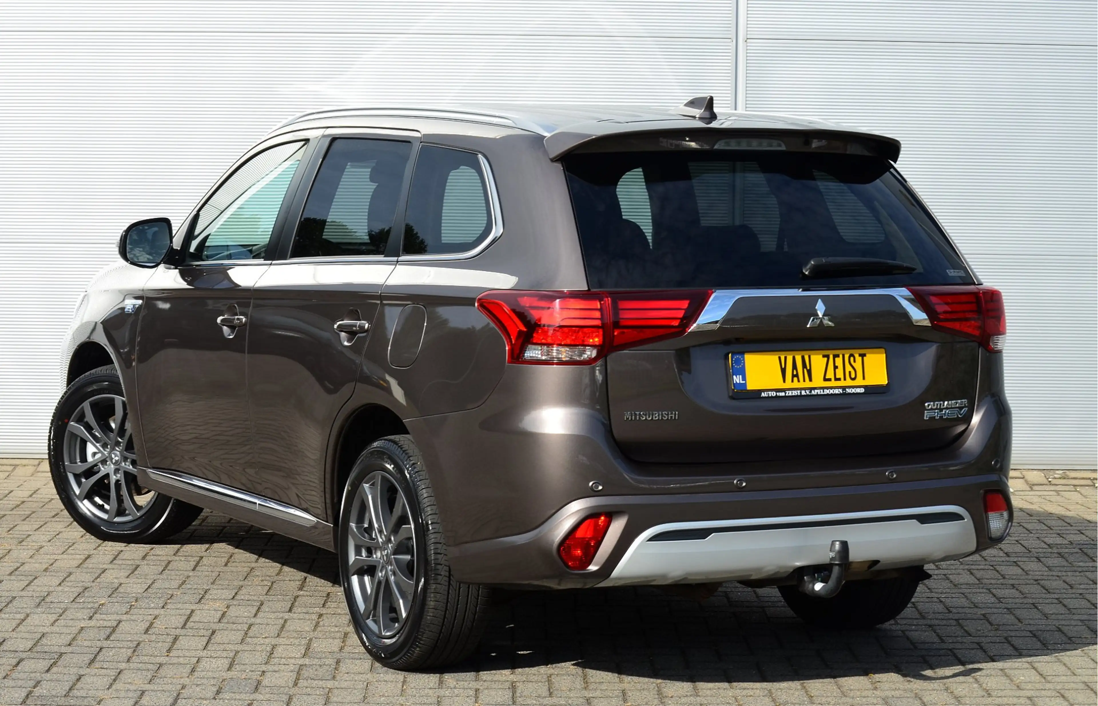 Mitsubishi Outlander PHEV 2.4 INTENSE PLUS 4WD | PLUG IN HYBRID | SoH 8 — photo 9