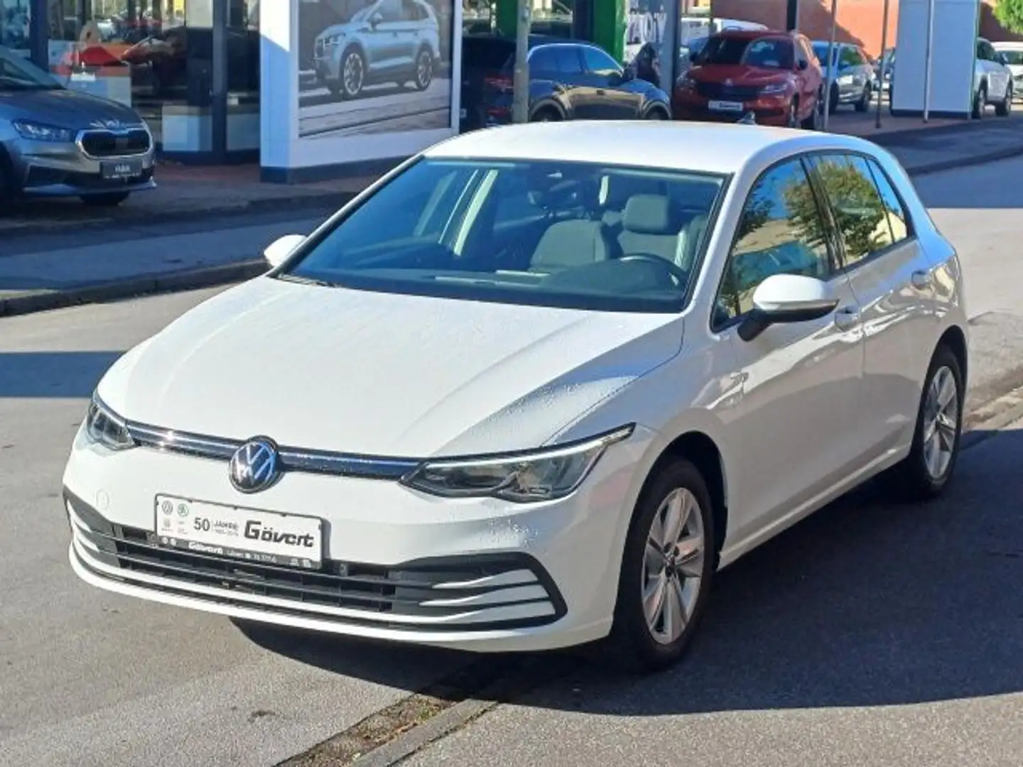 Volkswagen Golf VIII 1.0 TSI Life 81 kW Klima Navi AHK LED Wit - 2