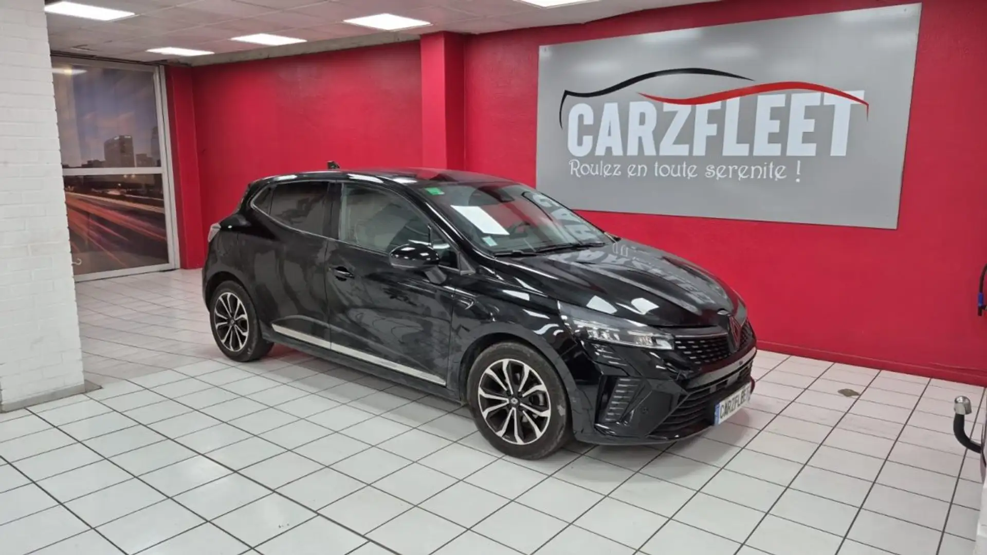 Renault Clio 1.0 TCE 90cv TECHNO/ 1 ERE MAIN/EXPORT ALGERIE 13990 HT Noir - 1