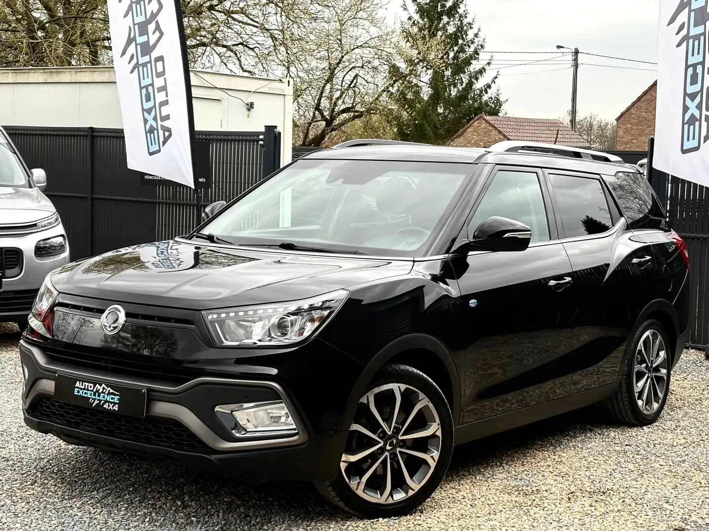 SsangYong XLV 1.6 e-XDi 4WD Sapphire/ Full Options/ Garantie Schwarz - 2
